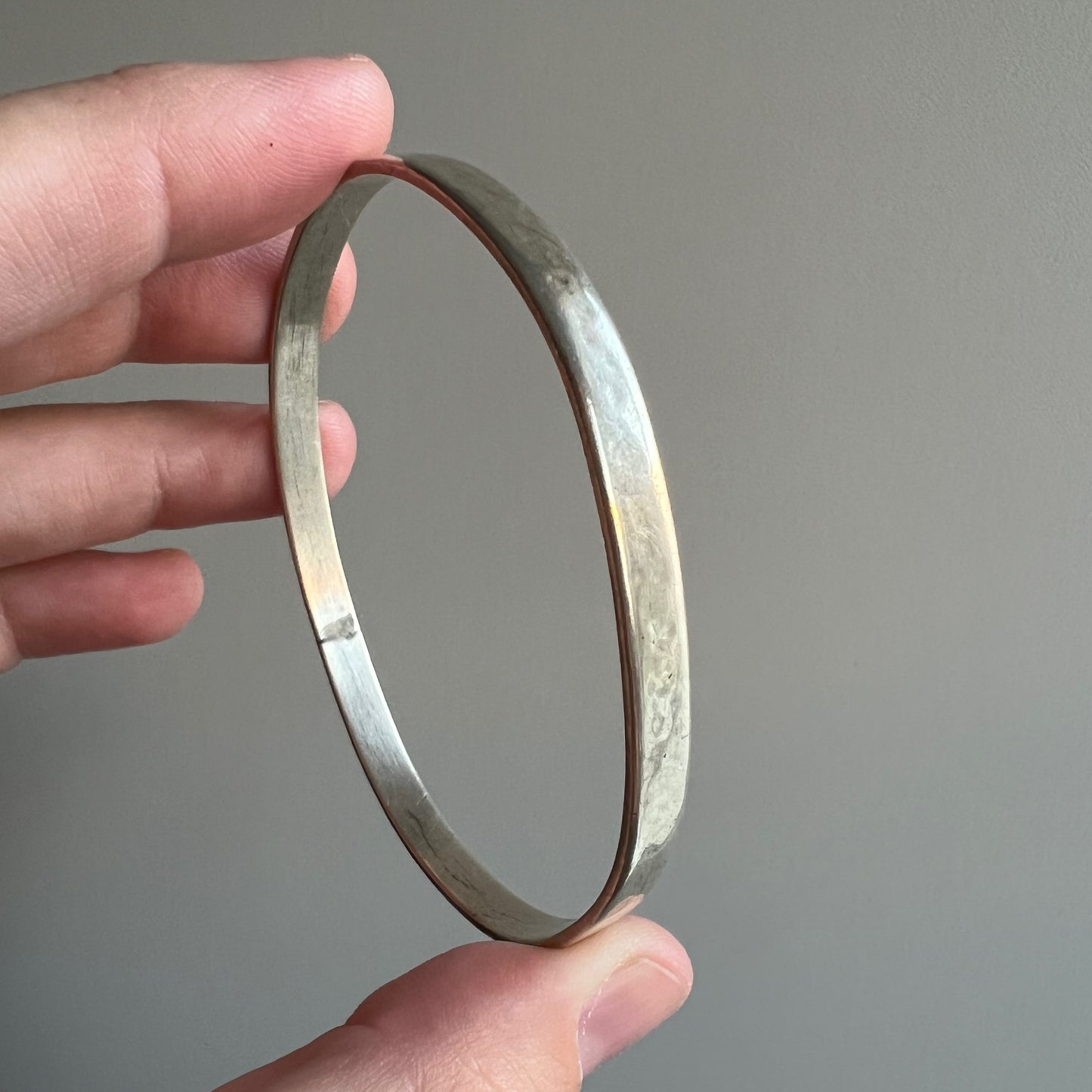 V I N T A G E // Junie's bangle / sterling silver simple oval bangle with 1927 engraving / 7.25"