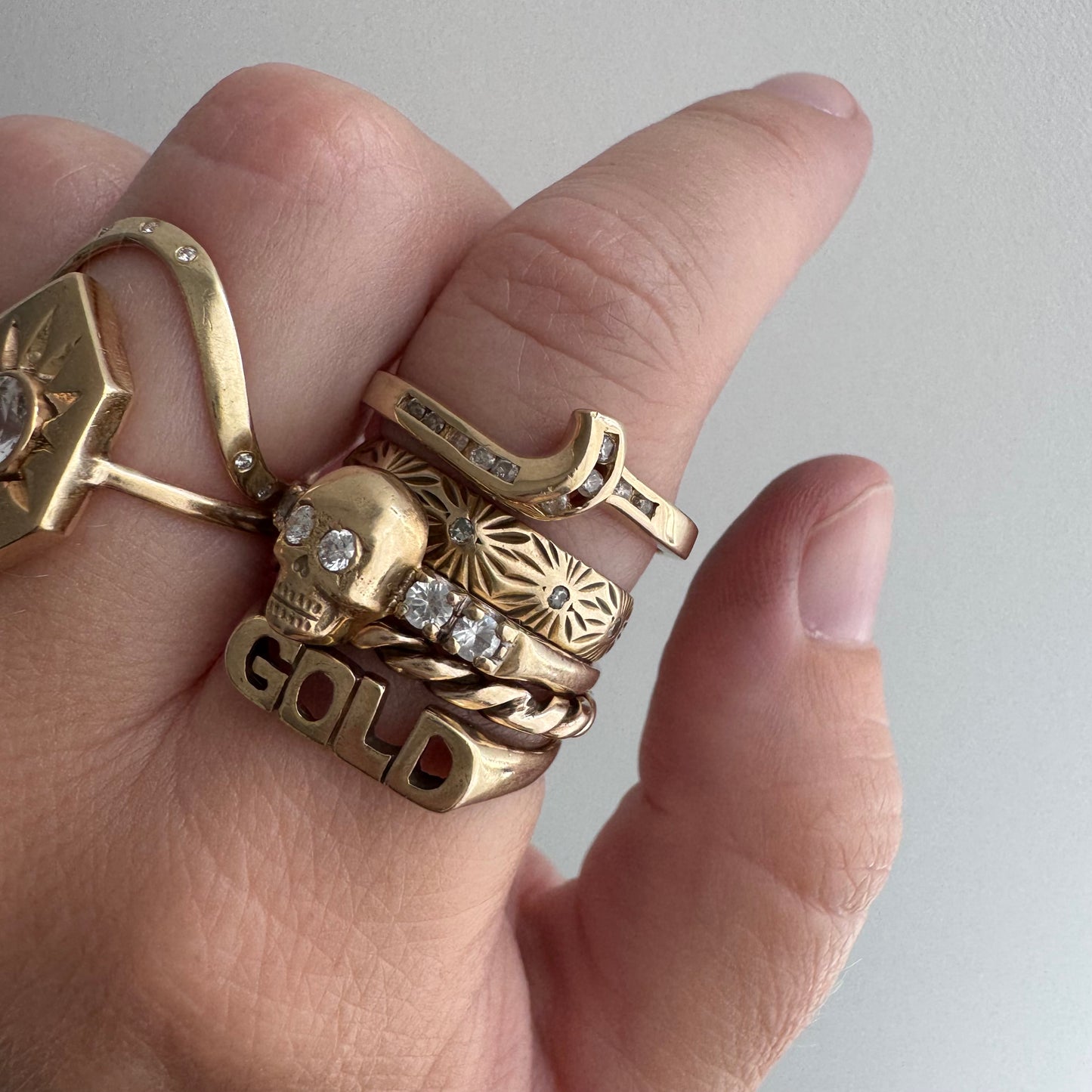 V I N T A G E // helpful hug / 10k and diamond swirly ring guard stacking band / size 8.75