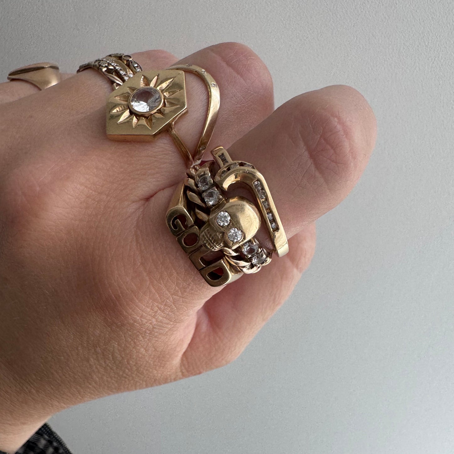 V I N T A G E // helpful hug / 10k and diamond swirly ring guard stacking band / size 8.75