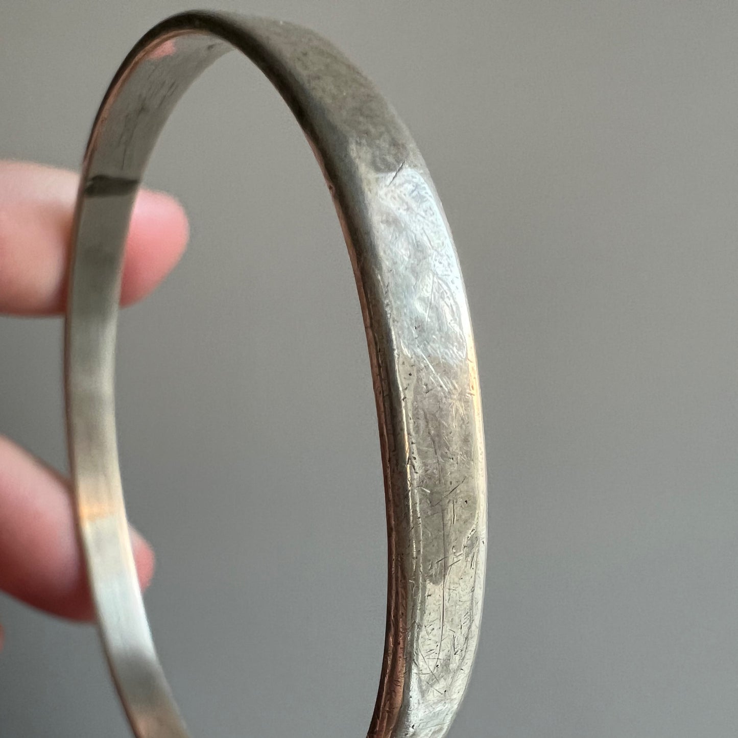 V I N T A G E // Junie's bangle / sterling silver simple oval bangle with 1927 engraving / 7.25"