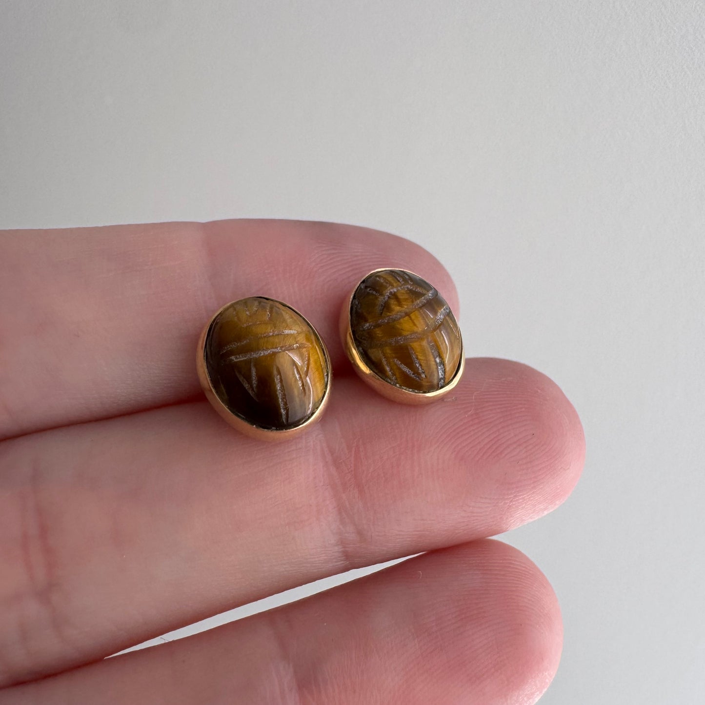 V I N T A G E// 1950s ode to ancient Egypt / 14k and carved tigers eye scarabs / post earrings