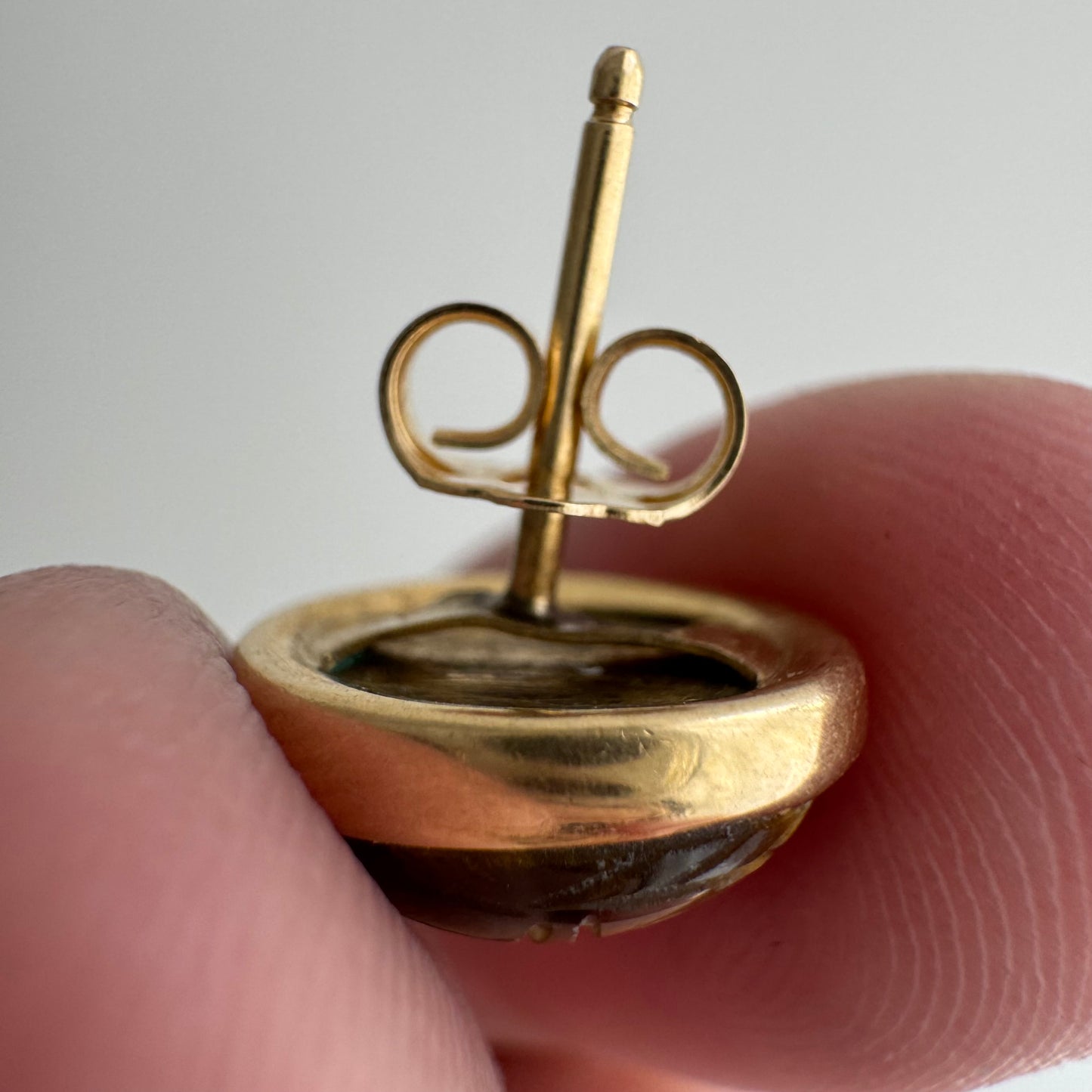 V I N T A G E// 1950s ode to ancient Egypt / 14k and carved tigers eye scarabs / post earrings