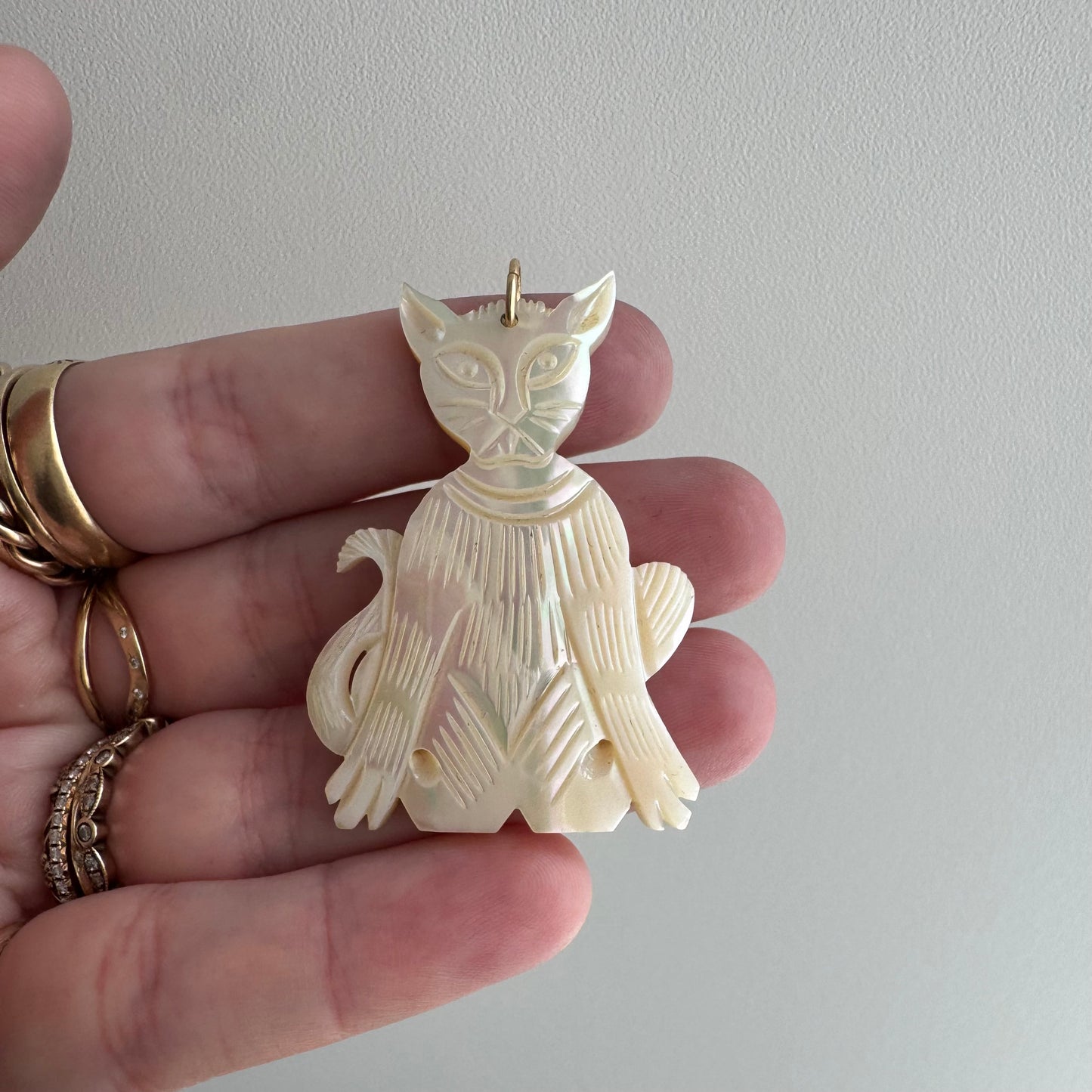 V I N T A G E // famed feline / 14k and carved mother of pearl Sphynx-like cat / a pendant