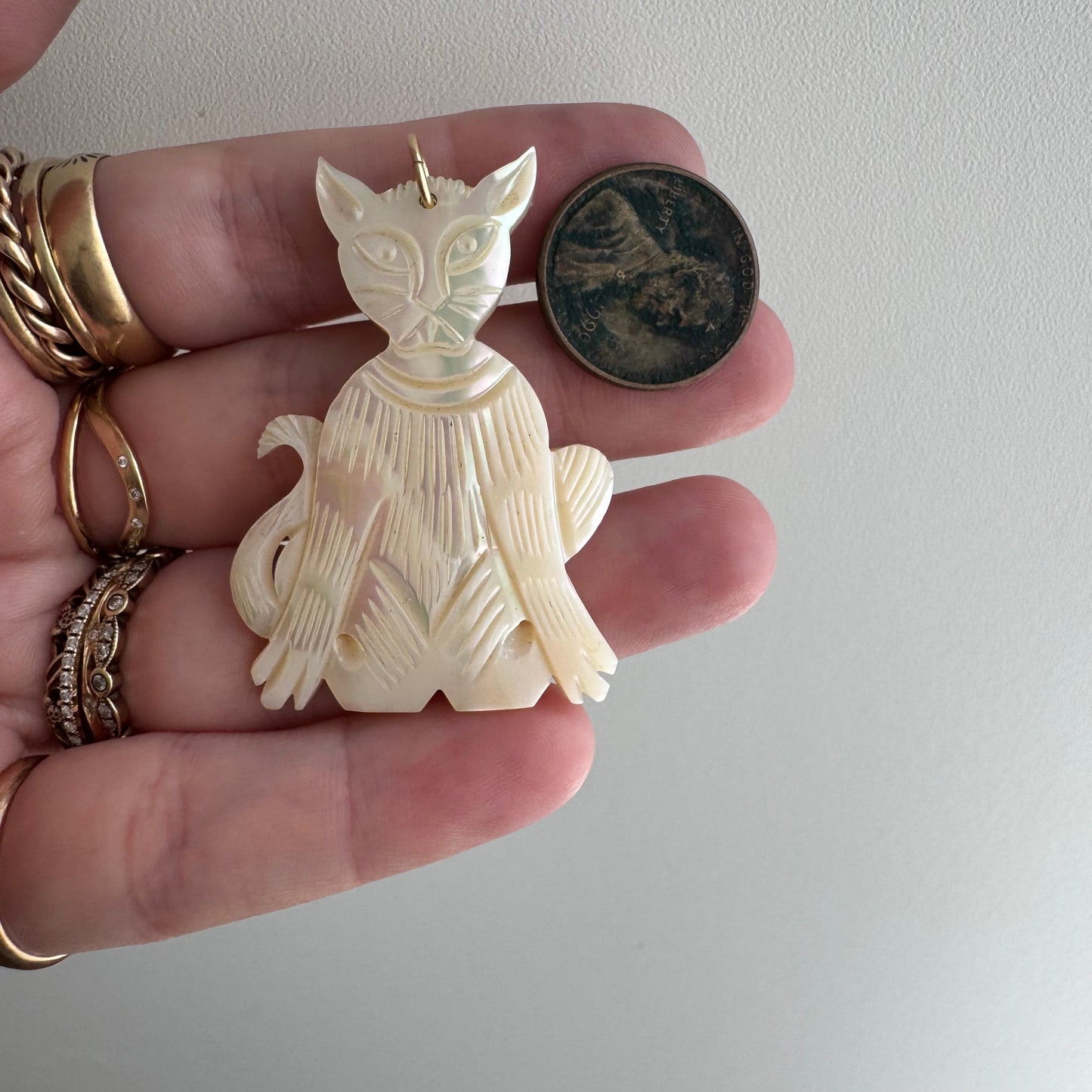 V I N T A G E // famed feline / 14k and carved mother of pearl Sphynx-like cat / a pendant