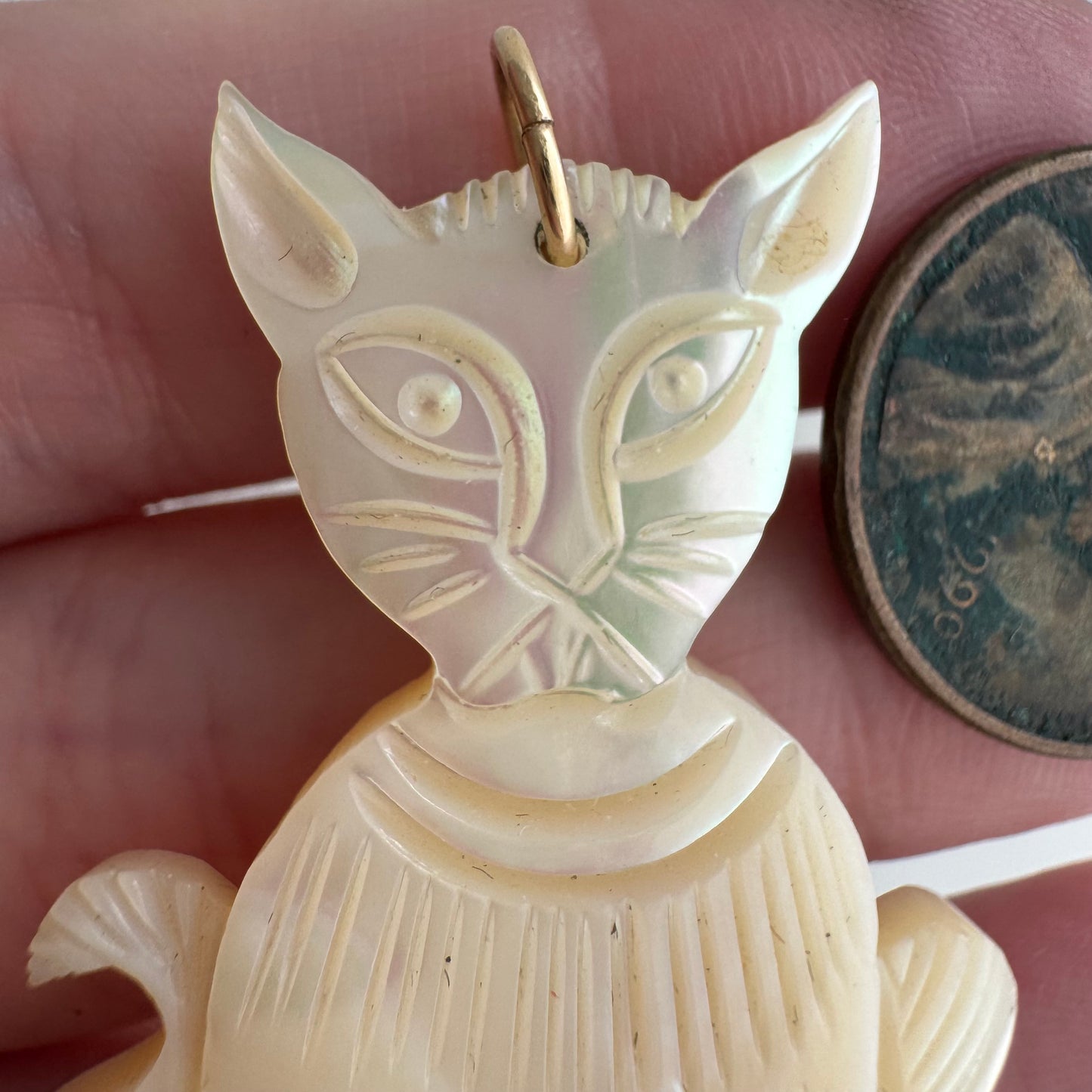 V I N T A G E // famed feline / 14k and carved mother of pearl Sphynx-like cat / a pendant