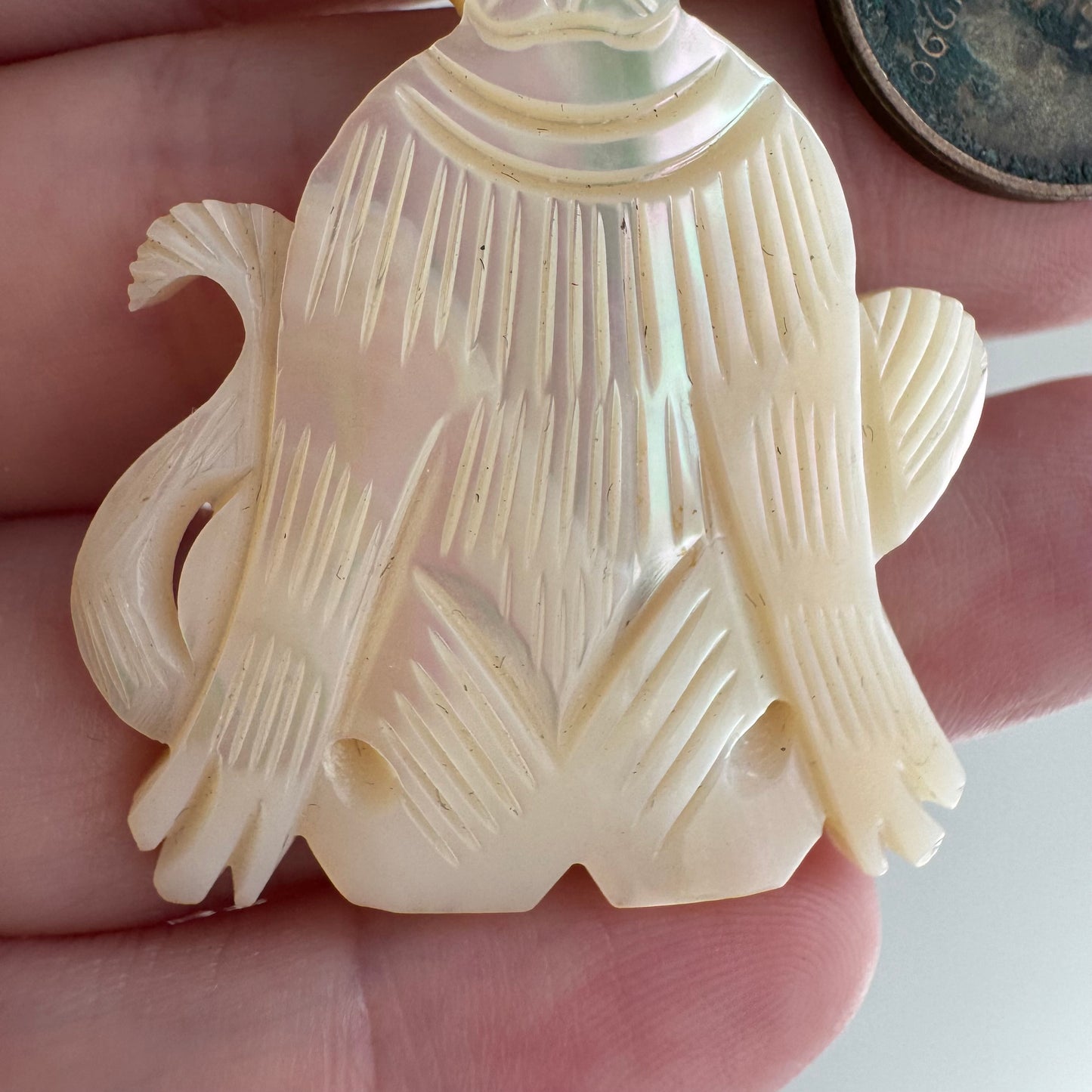 V I N T A G E // famed feline / 14k and carved mother of pearl Sphynx-like cat / a pendant