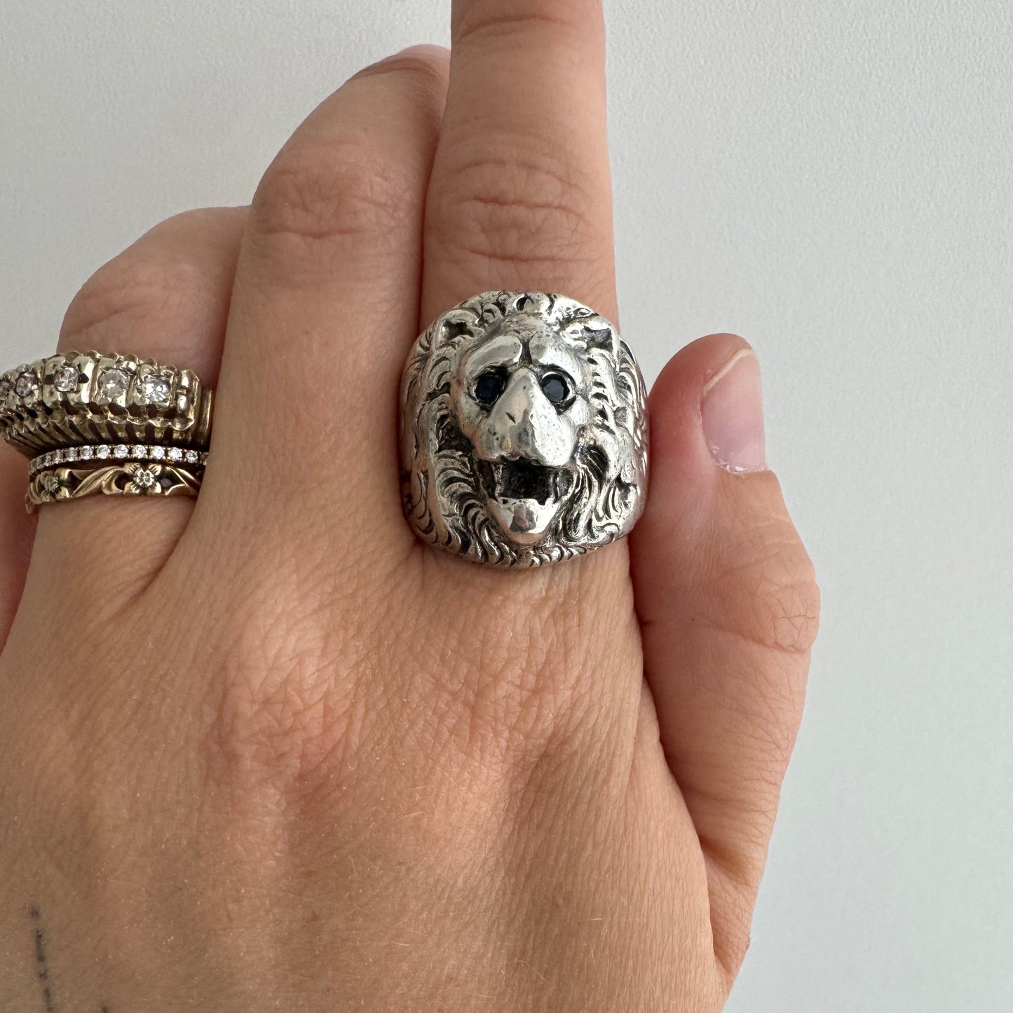 V I N T A G E // cowardly lion / sterling silver CHUNKY lion face ring / size 8.5ish