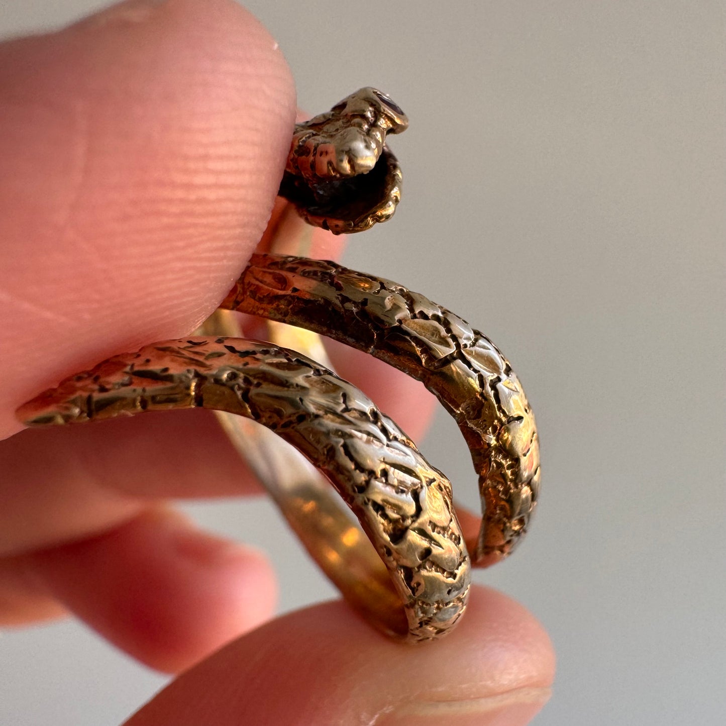 V I N T A G E // cheeky serpent / 10k and ruby wrap around snake ring / size 5-ish