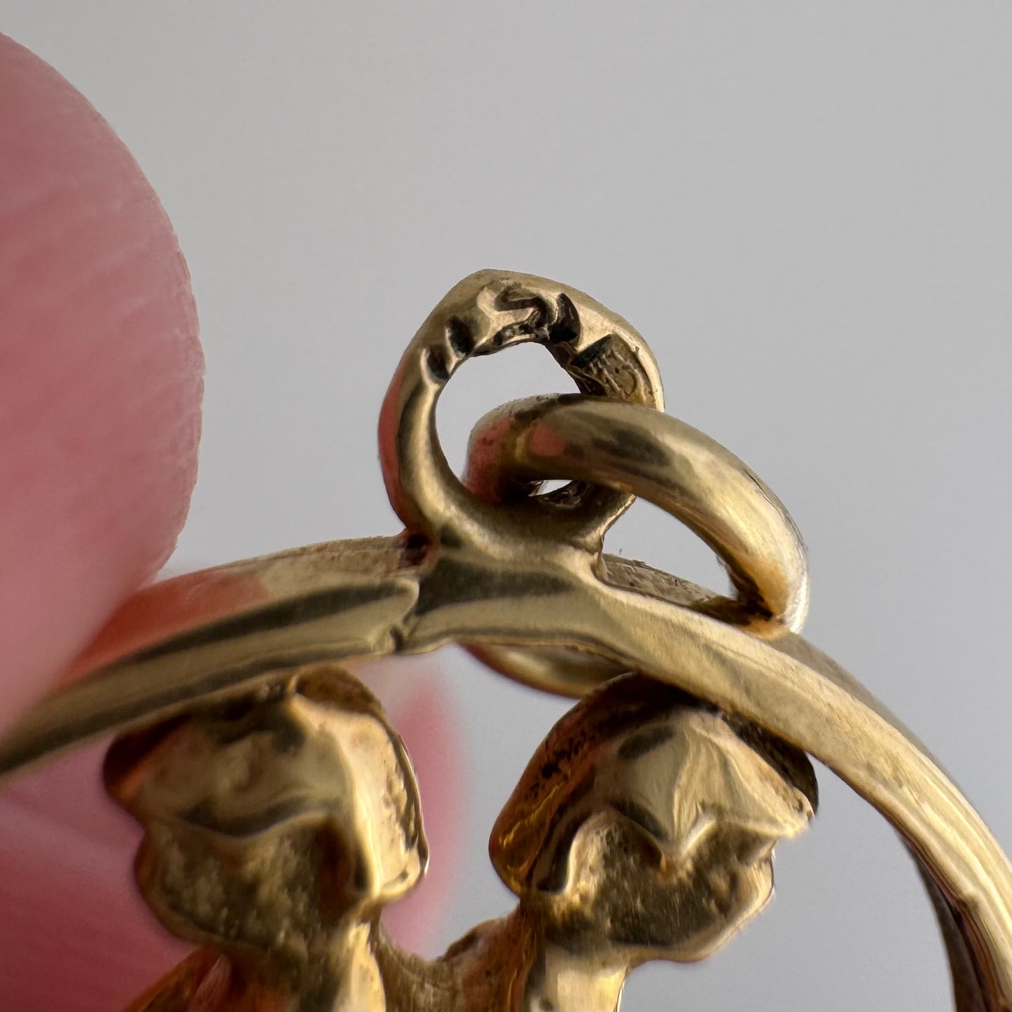 V I N T A G E // twin balance / 14k yellow gold 3D Gemini twins zodiac / a pendant