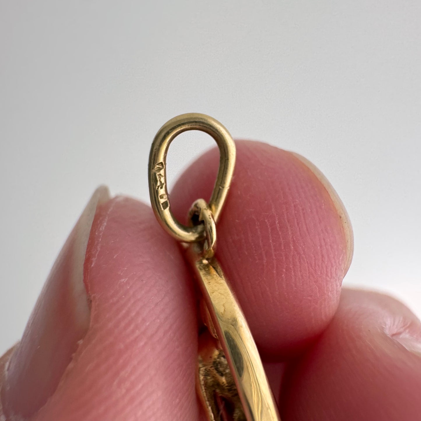 V I N T A G E // twin balance / 14k yellow gold 3D Gemini twins zodiac / a pendant