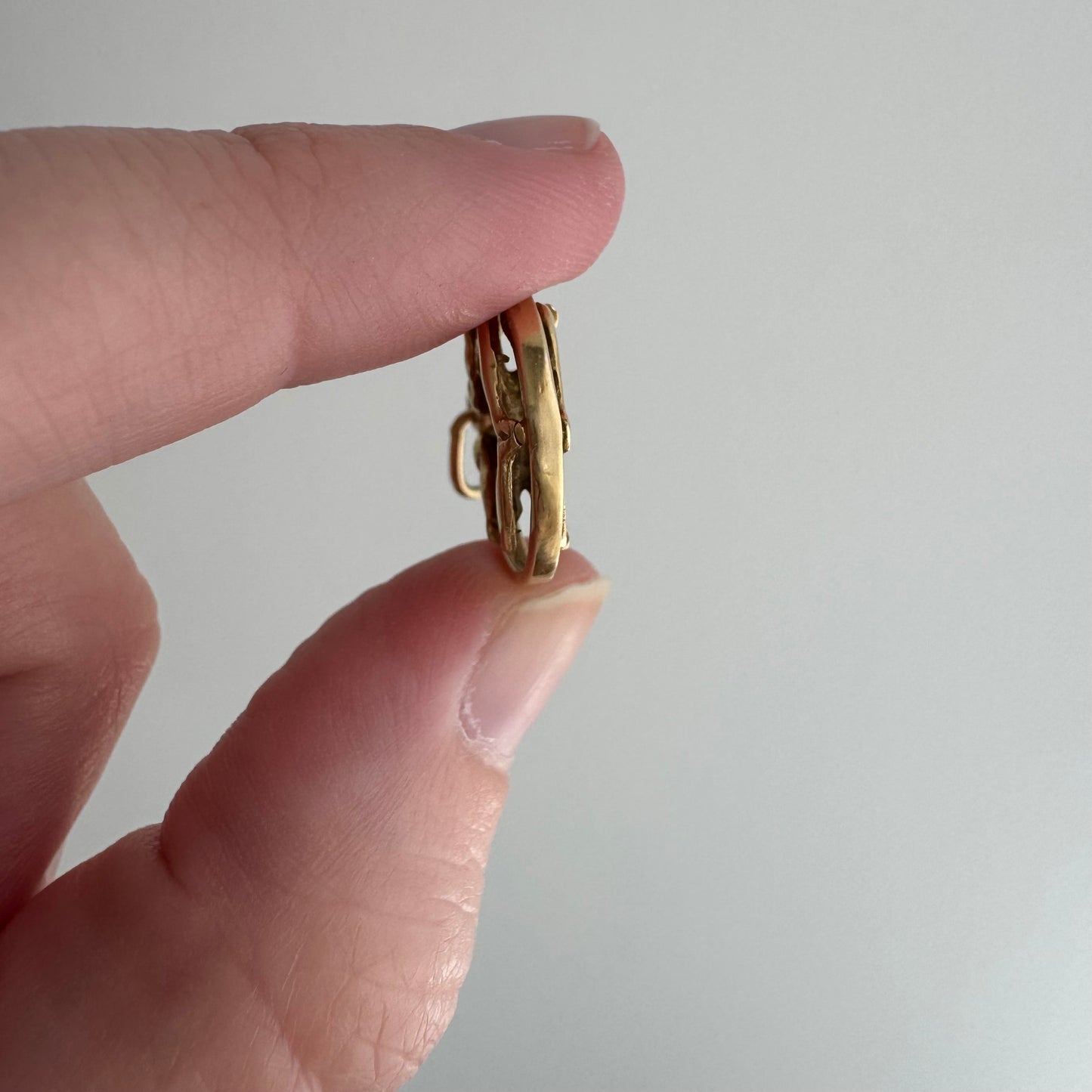 V I N T A G E // twin balance / 14k yellow gold 3D Gemini twins zodiac / a pendant