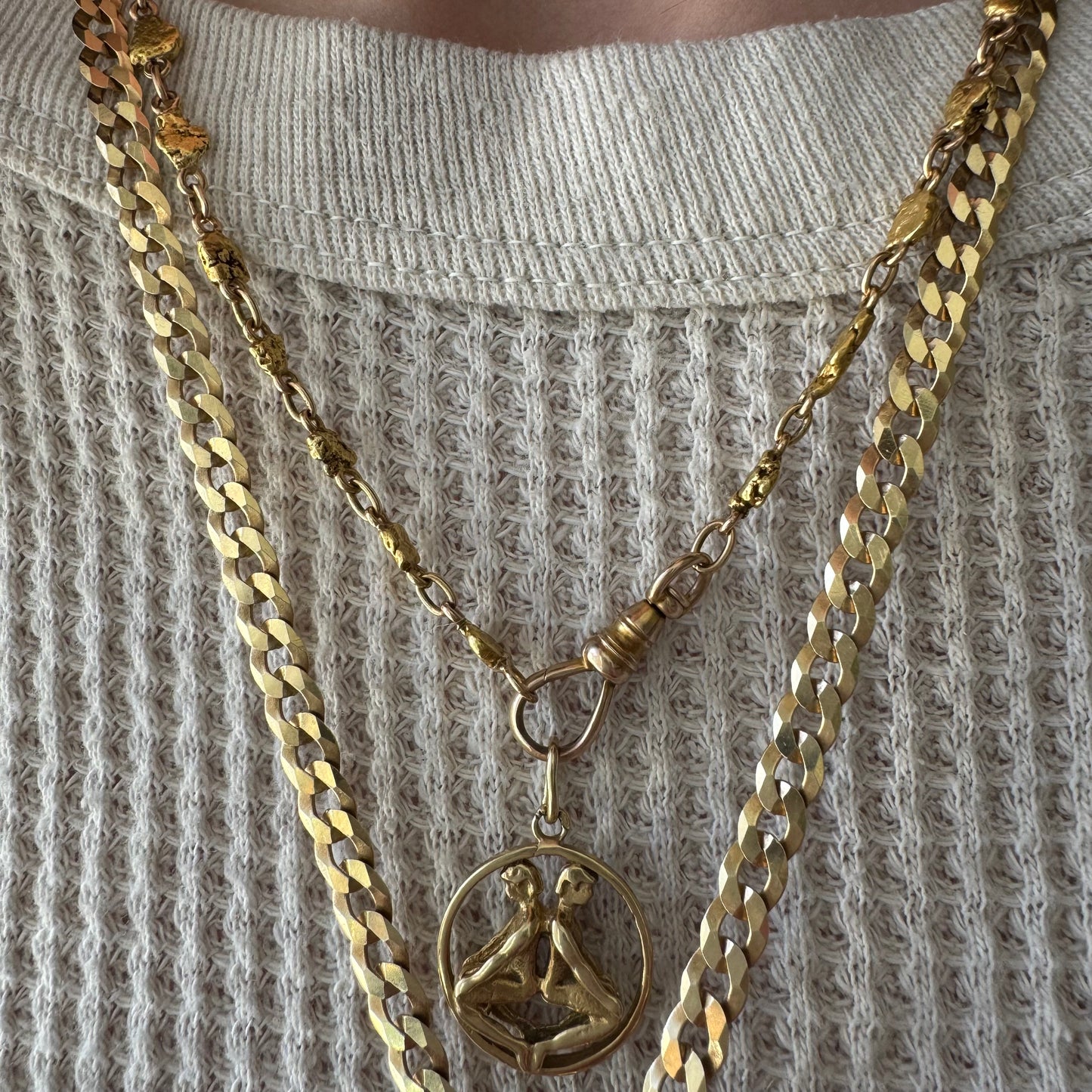 V I N T A G E // twin balance / 14k yellow gold 3D Gemini twins zodiac / a pendant