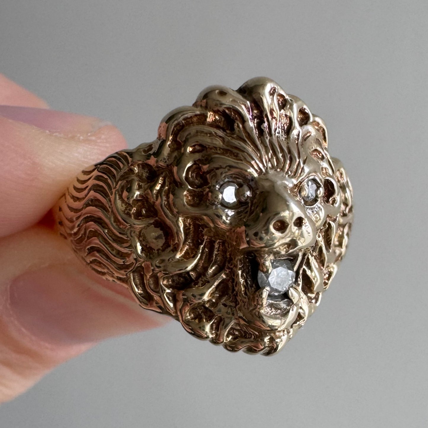 V I N T A G E // nouveau roar / 10k and diamond nouveau style lion ring / size 12