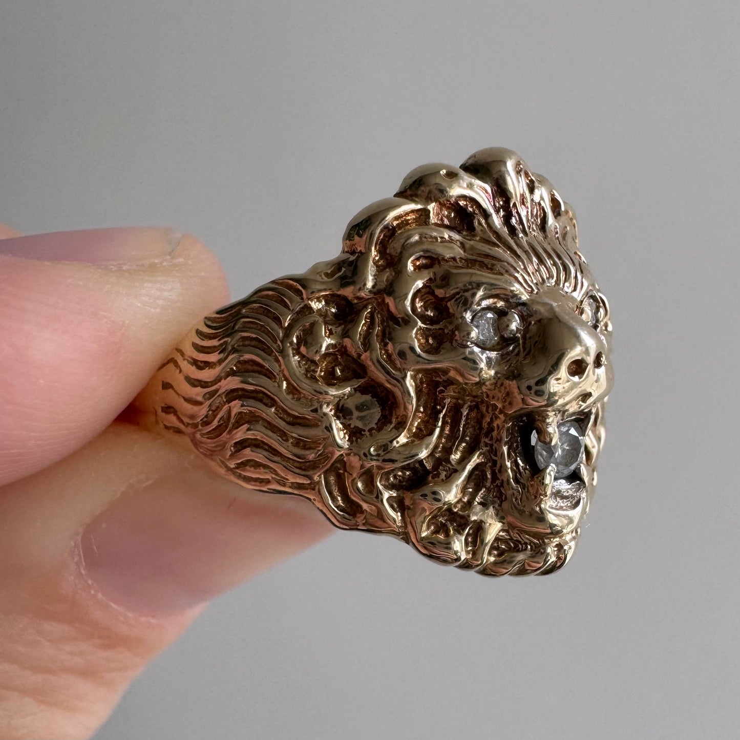 V I N T A G E // nouveau roar / 10k and diamond nouveau style lion ring / size 12