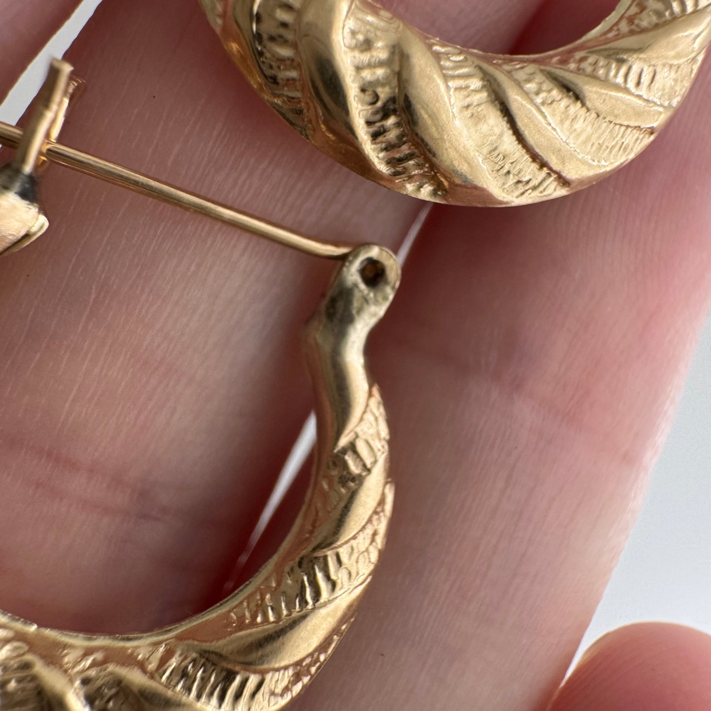 E S T A T E // shrimpy croissants / 14k ribbed twisty shrimp croissant hoops / earrings