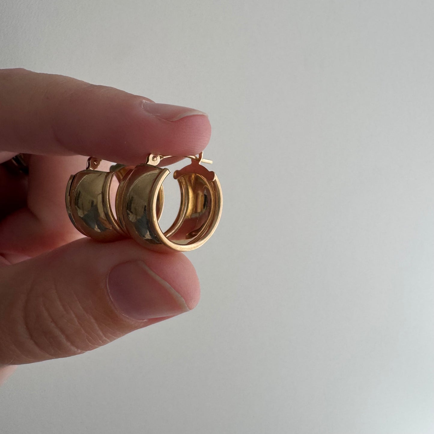 E S T A T E // wide domed huggies / 14k round 9.9mm wide small hoops / earrings