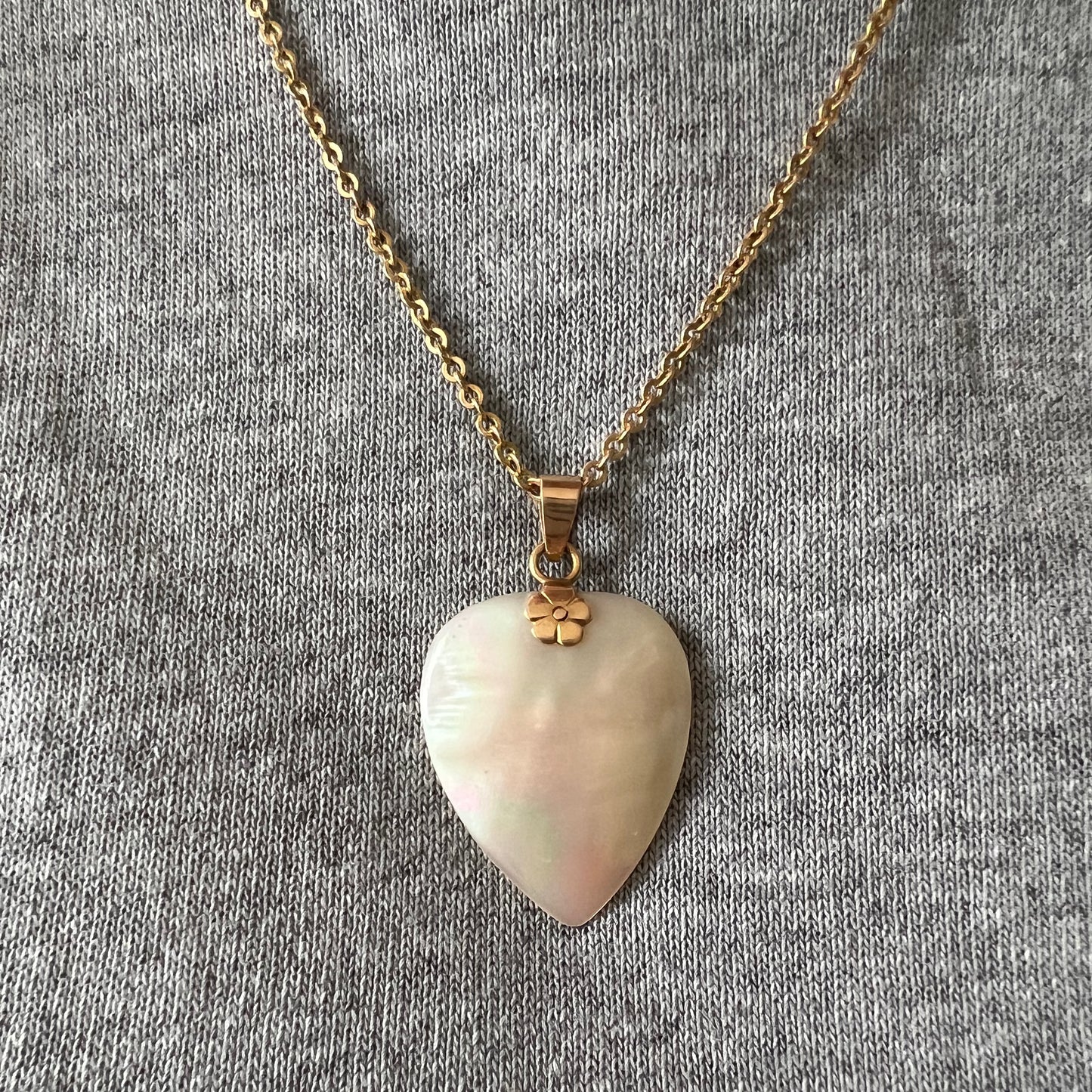 V I N T A G E // shimmery shield / 14k and mother of pearl floral heart shaped shield / a pendant