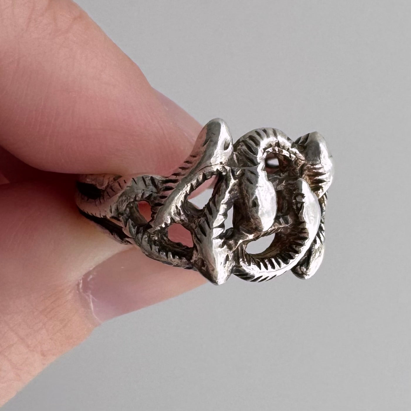 V I N T A G E // medusa's hair / sterling silver snake tangle ring / size 6.5