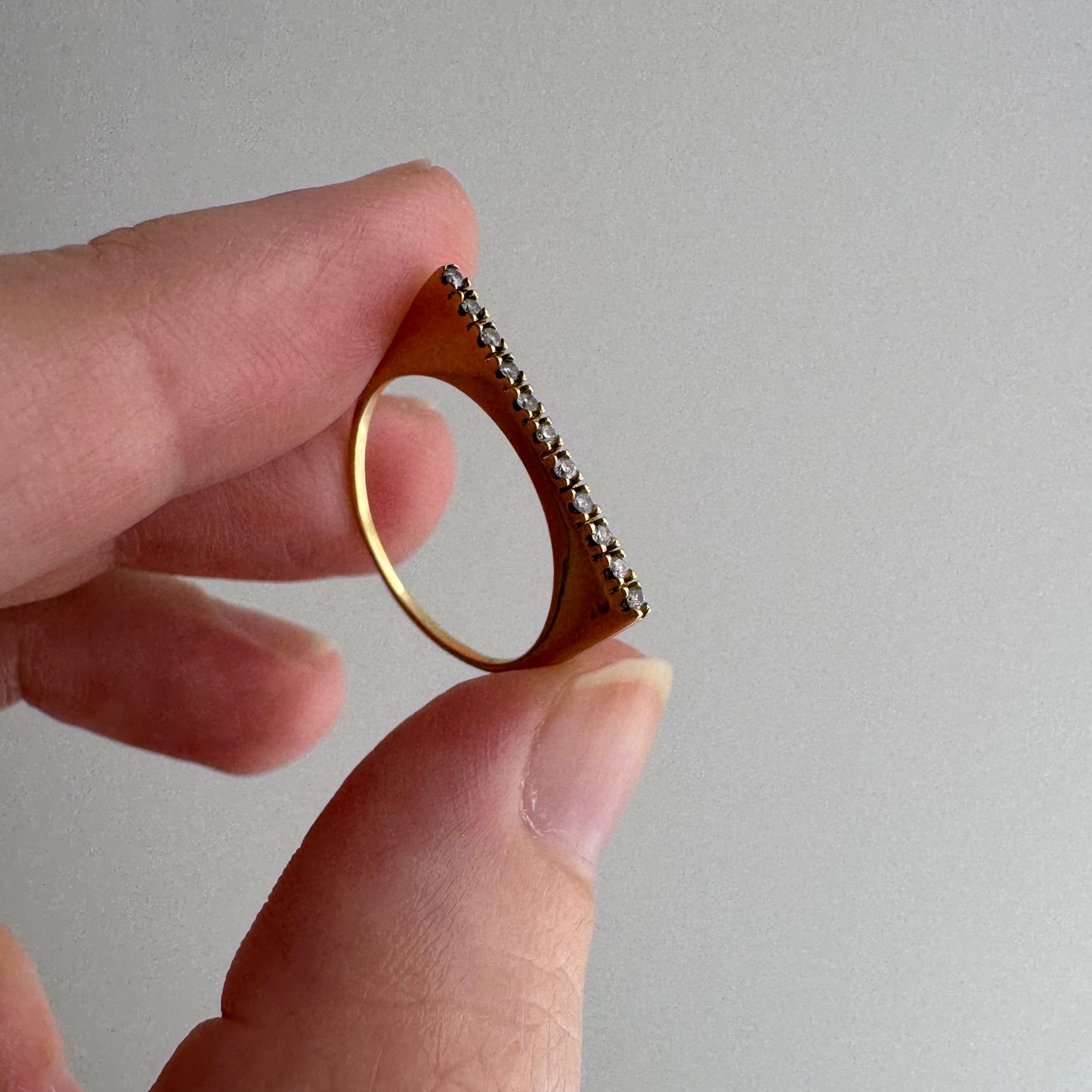 V I N T A G E // shape play / 18k squared flat top pipe cut skinny stacking diamond half eternity band / size 5.75