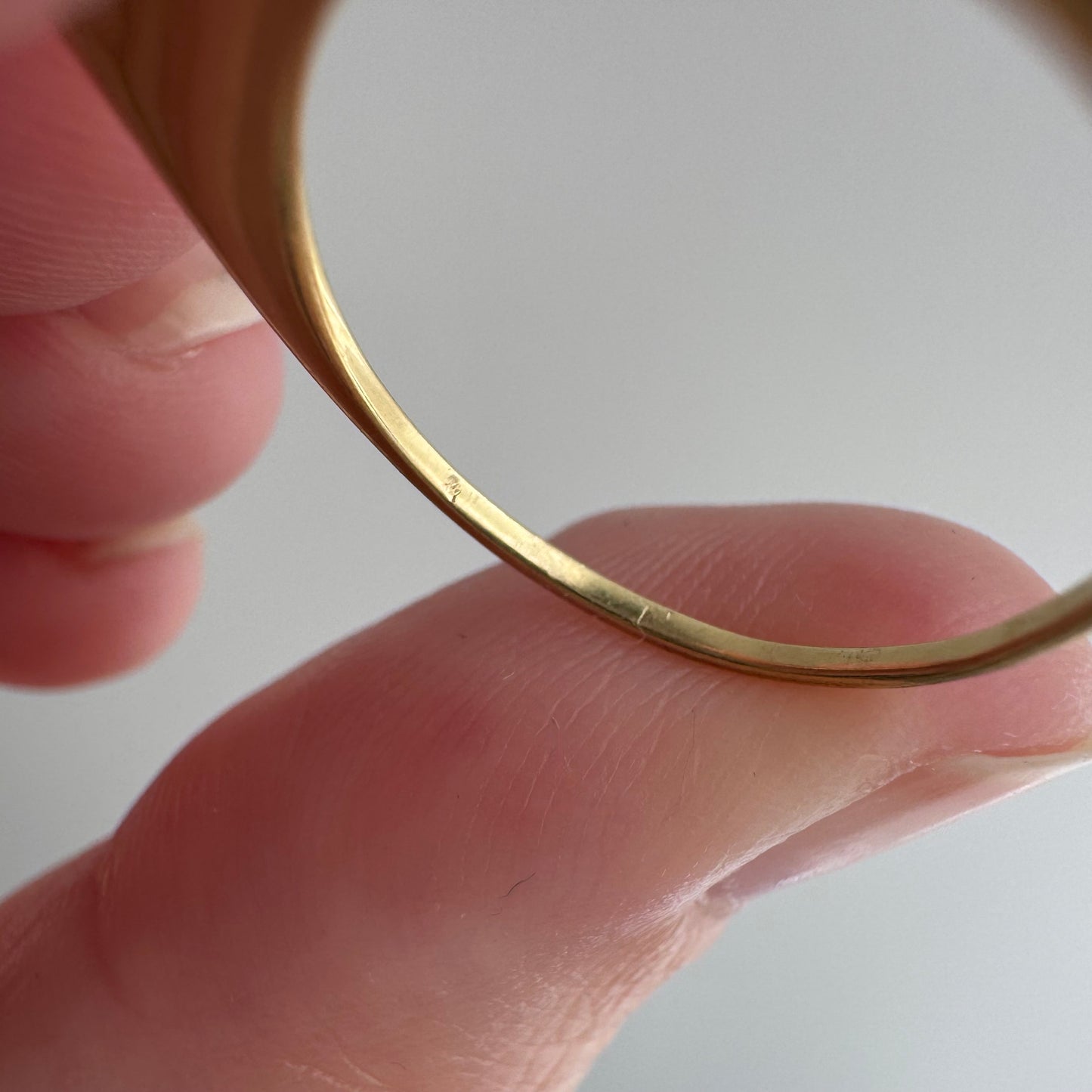 V I N T A G E // shape play / 18k squared flat top pipe cut skinny stacking diamond half eternity band / size 5.75