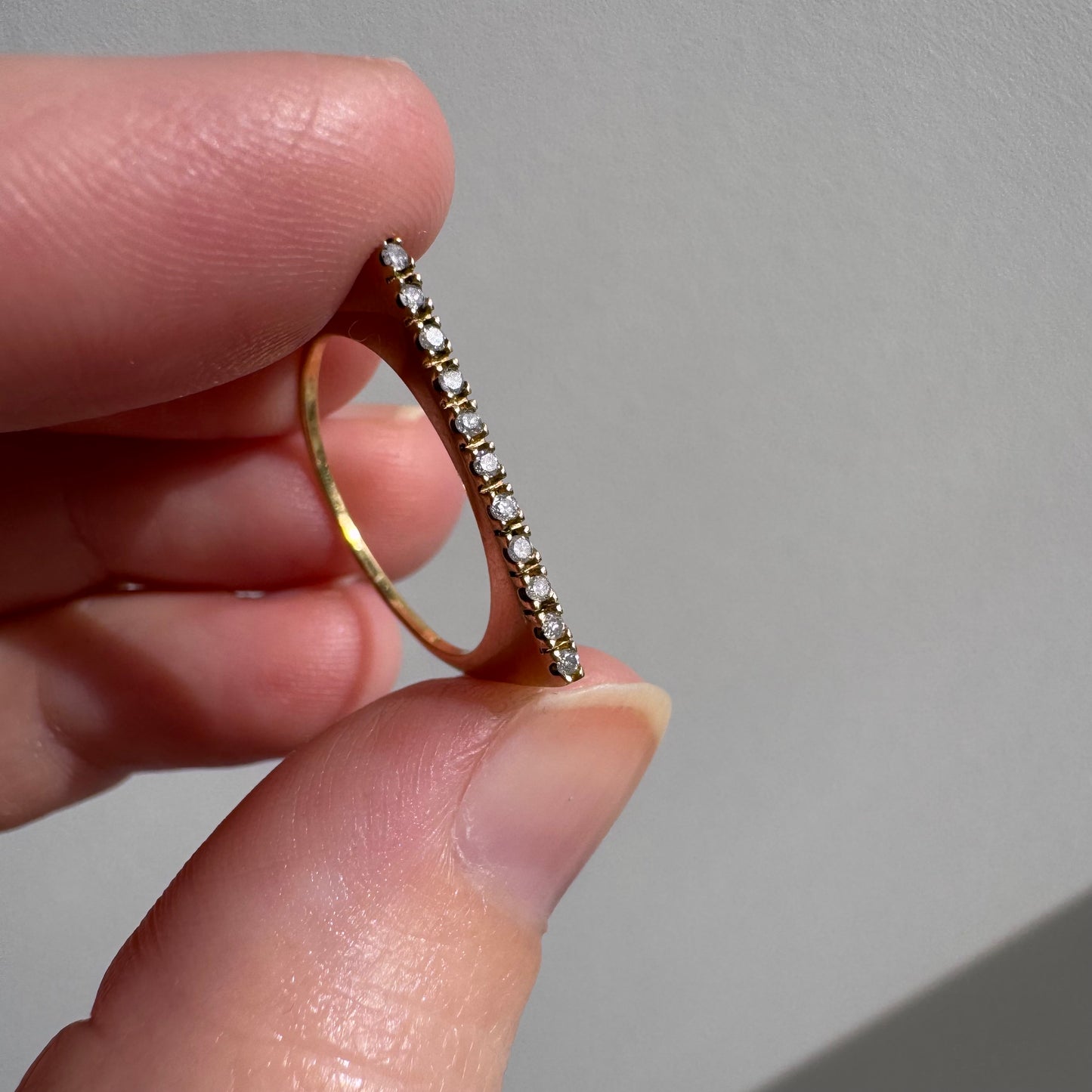 V I N T A G E // shape play / 18k squared flat top pipe cut skinny stacking diamond half eternity band / size 5.75