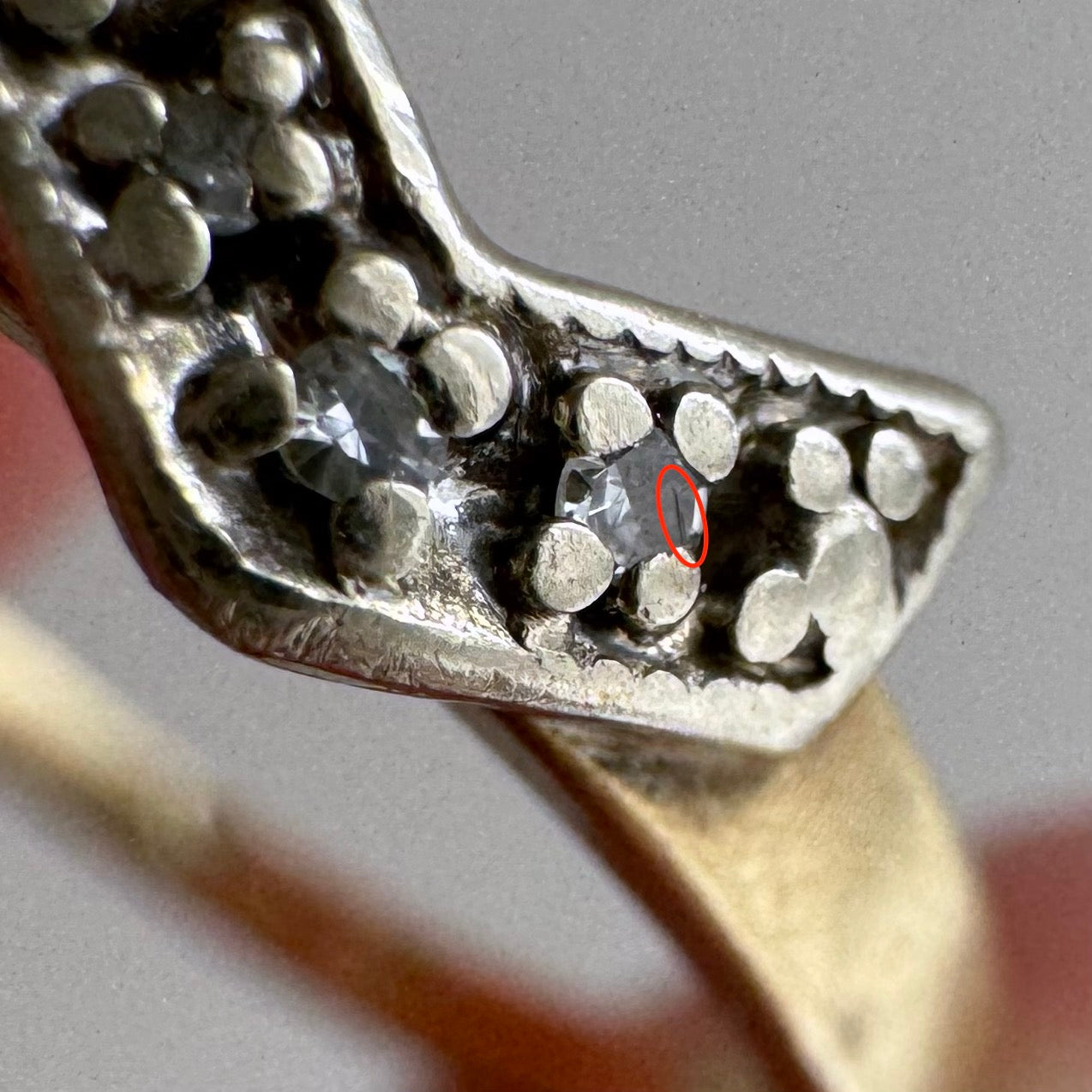 V I N T A G E // directionality / 14k yellow and white gold chevron stacking ring jacket with diamonds / size 6