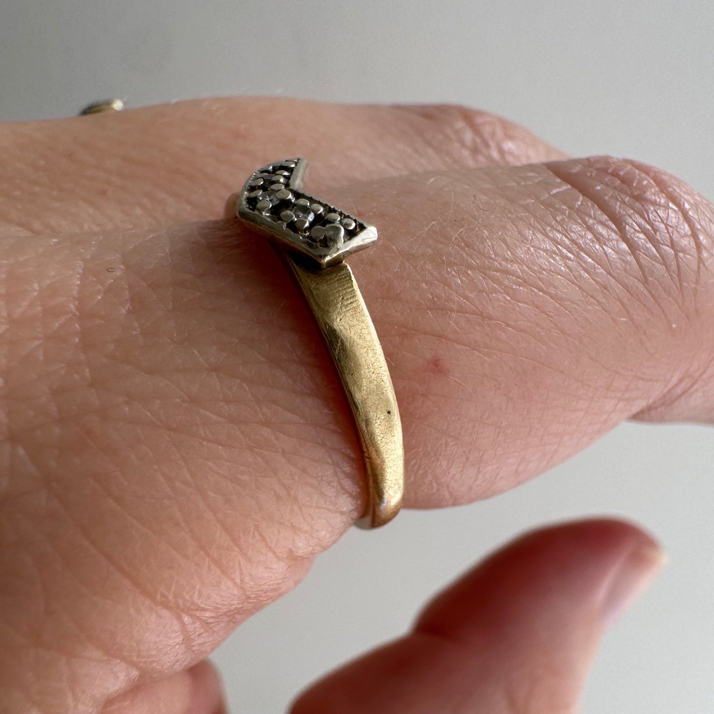 V I N T A G E // directionality / 14k yellow and white gold chevron stacking ring jacket with diamonds / size 6