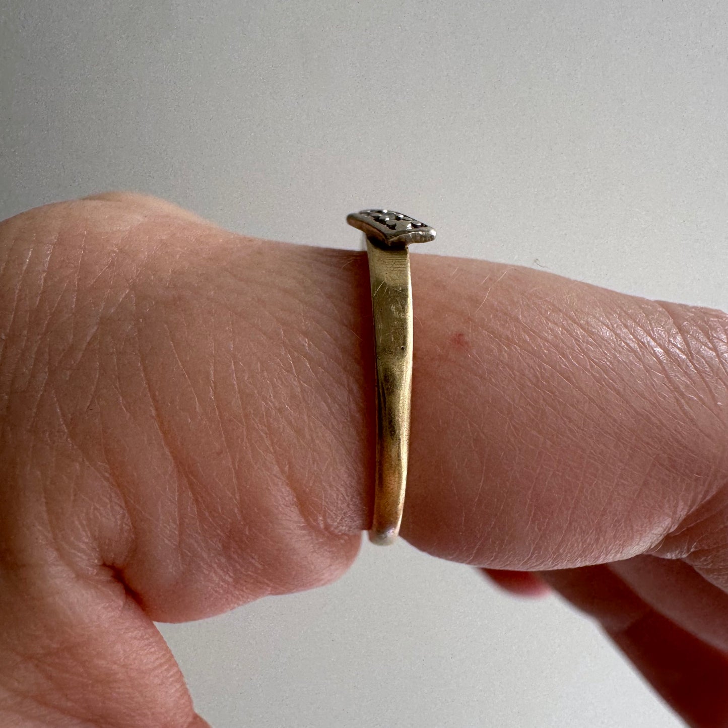 V I N T A G E // directionality / 14k yellow and white gold chevron stacking ring jacket with diamonds / size 6