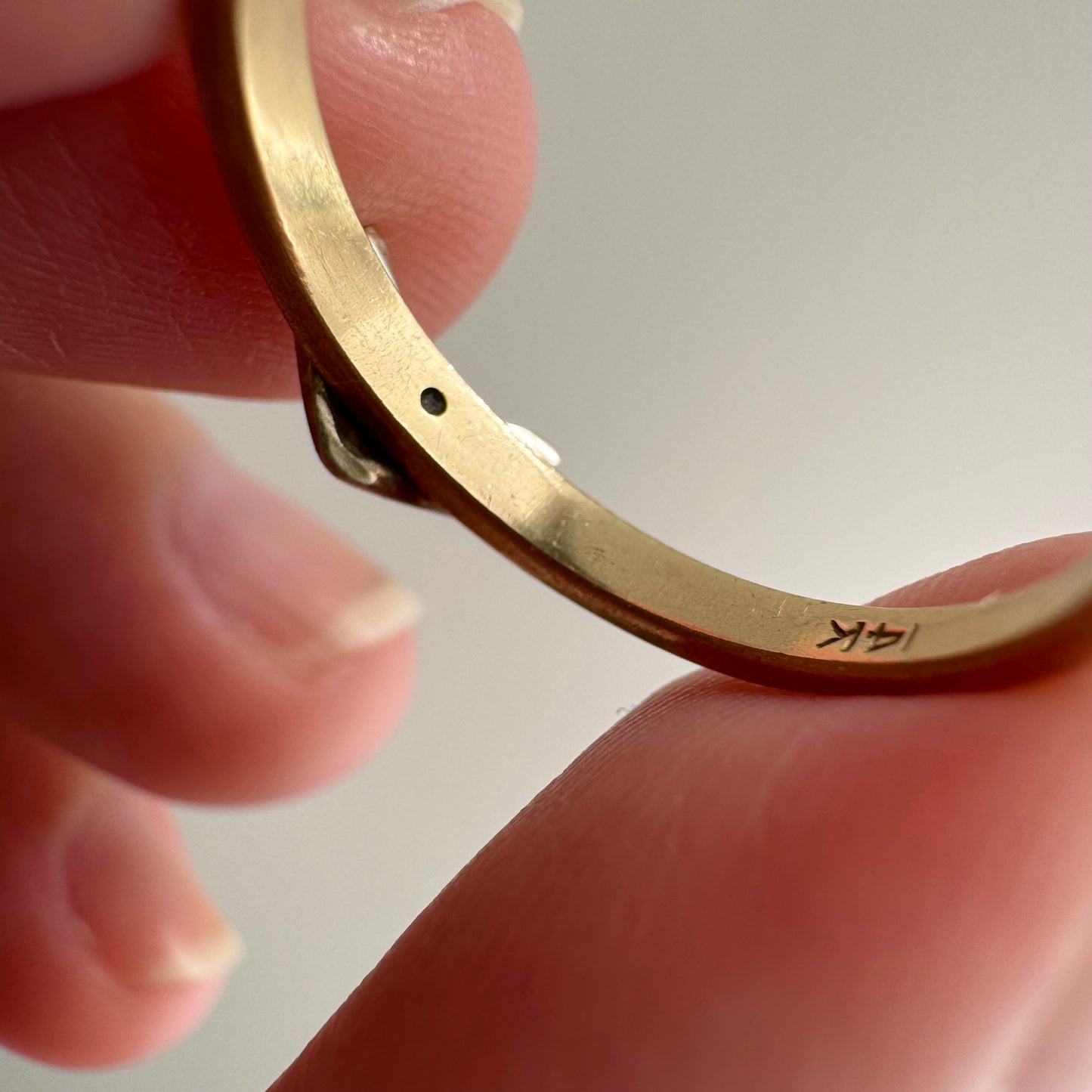 V I N T A G E // directionality / 14k yellow and white gold chevron stacking ring jacket with diamonds / size 6