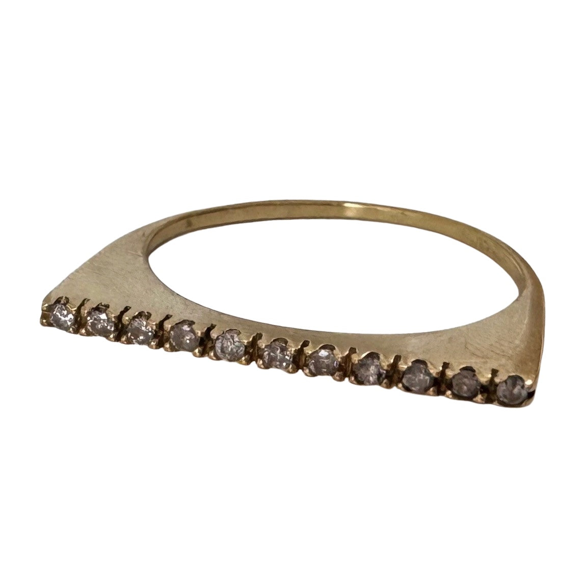 V I N T A G E // shape play / 18k squared flat top pipe cut skinny stacking diamond half eternity band / size 5.75