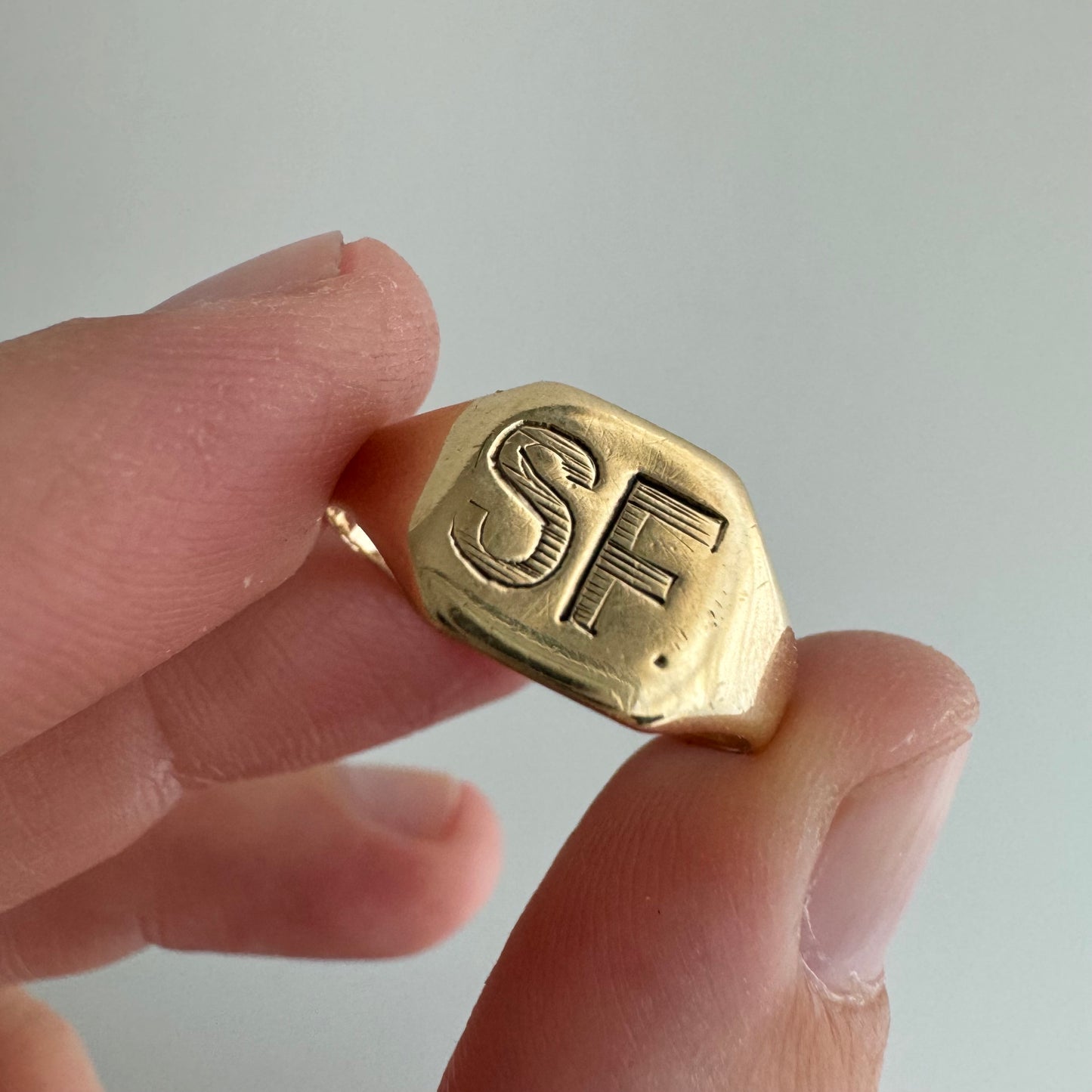 A N T I Q U E // the best SF / 14k yellow gold initial signet / size 7