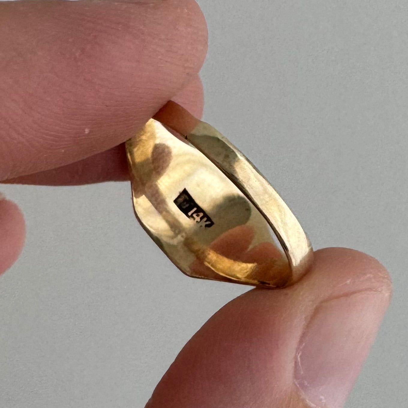 A N T I Q U E // the best SF / 14k yellow gold initial signet / size 7