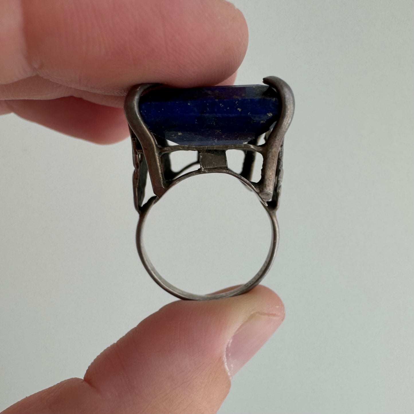 V I N T A G E // secret griffins / sterling silver and lapis lazuli statement ring / size 5.5+