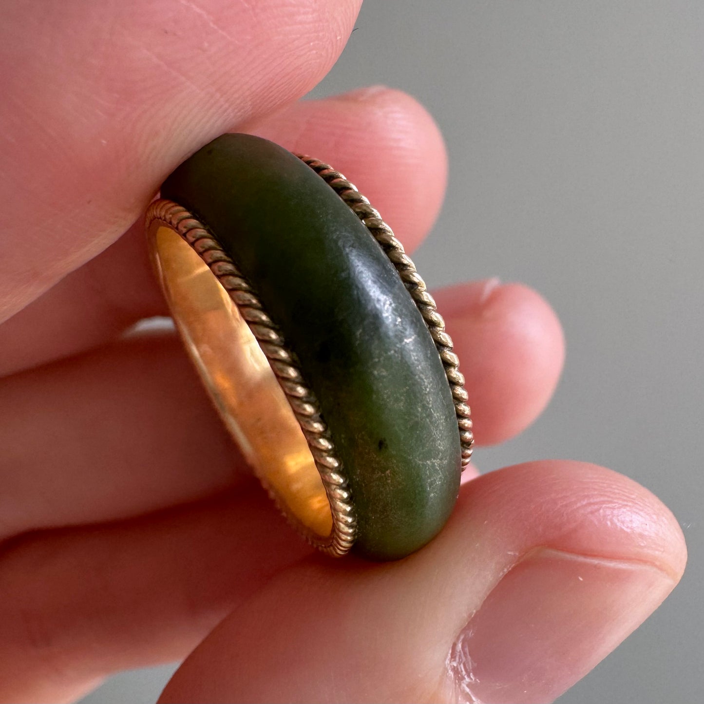 V I N T A G E // eternal love / 14k and nephrite jade donut band / size 5