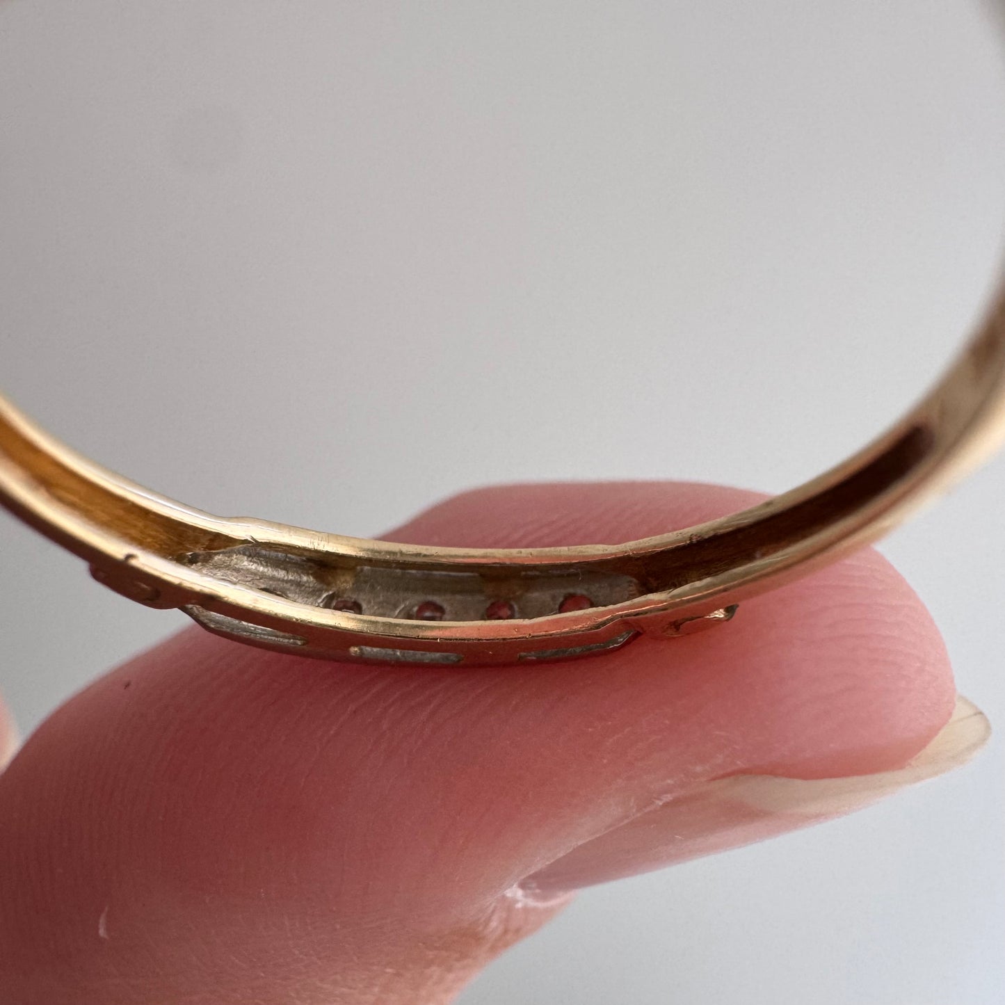 A N T I Q U E // five in a row / 14k yellow and white gold late art deco five stone boat band / size 6+