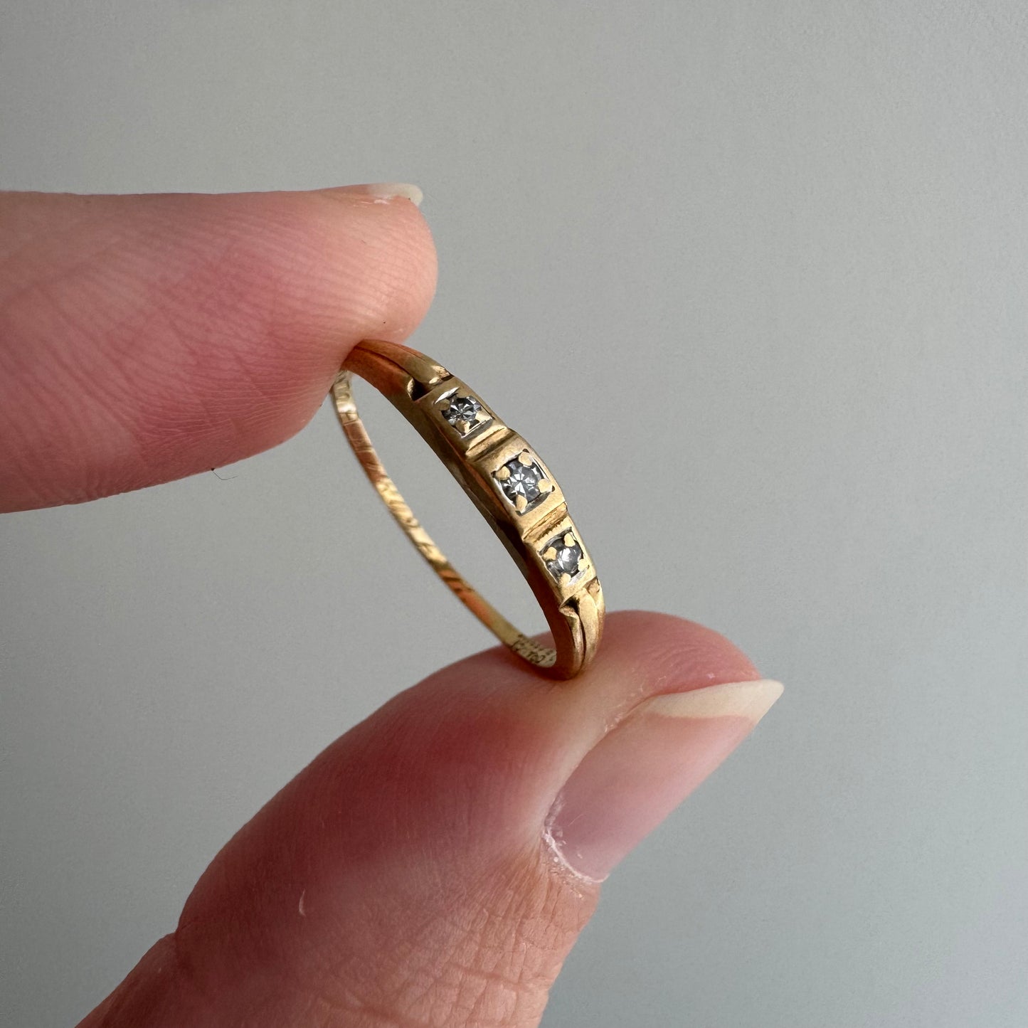 A N T I Q U E // pave blooms / 14k yellow gold art deco diamond trilogy band / size 4.75