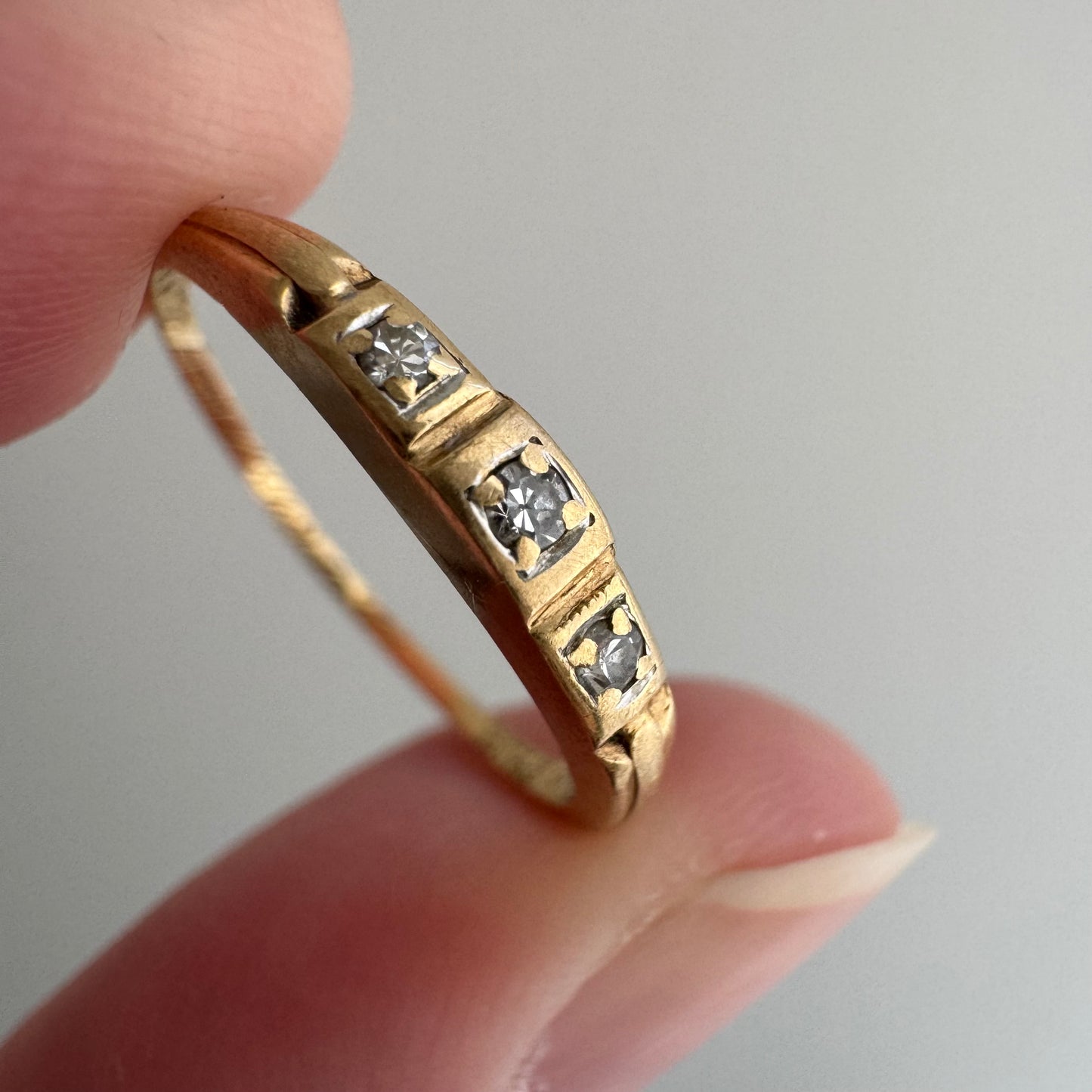 A N T I Q U E // pave blooms / 14k yellow gold art deco diamond trilogy band / size 4.75