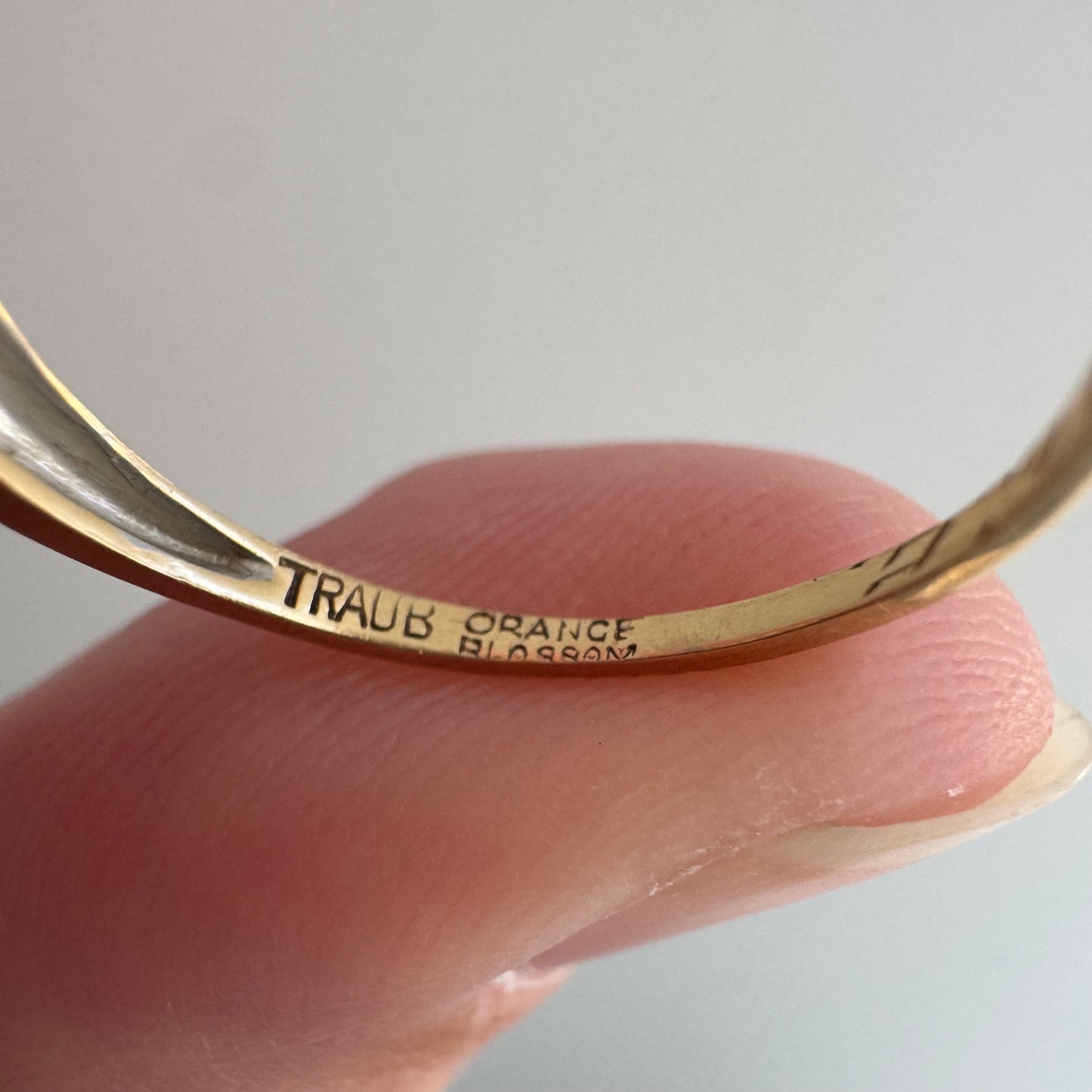 A N T I Q U E // pave blooms / 14k yellow gold art deco diamond trilogy band / size 4.75