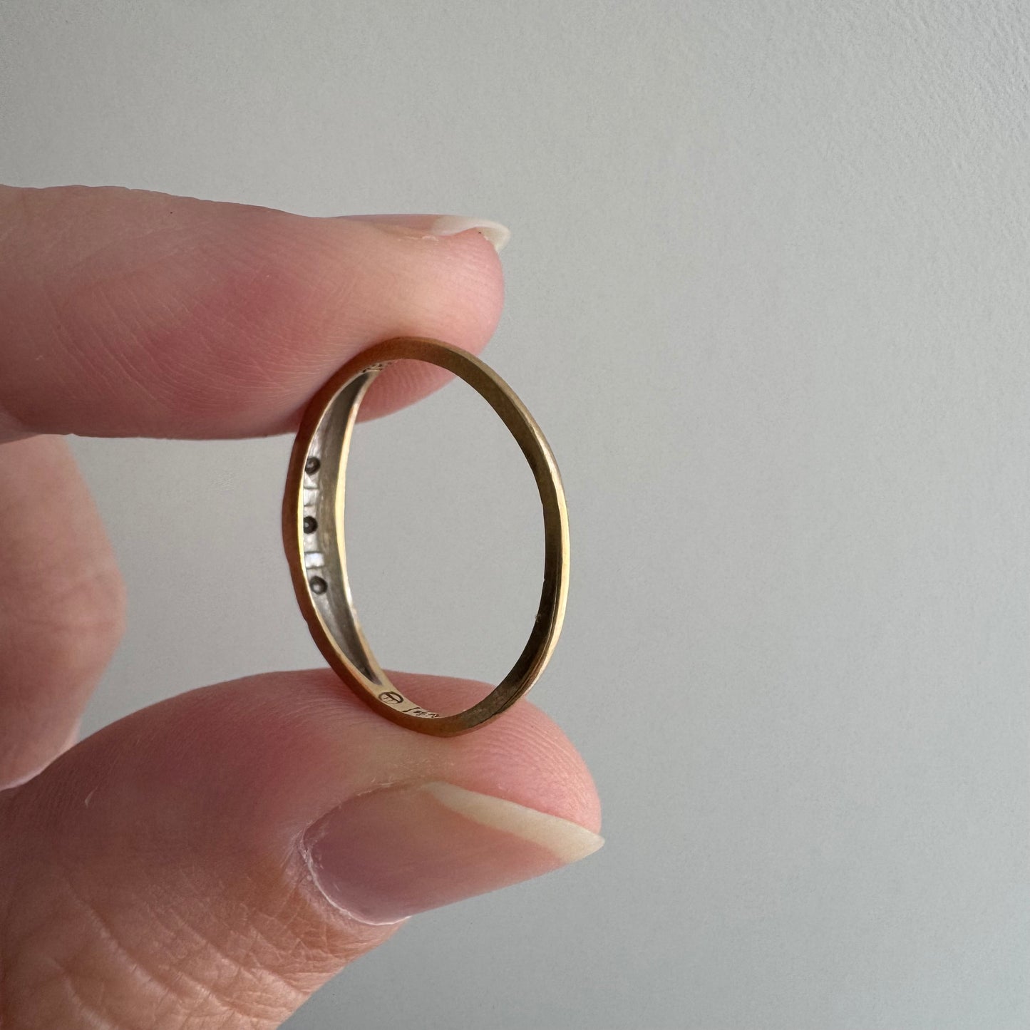 A N T I Q U E // pave blooms / 14k yellow gold art deco diamond trilogy band / size 4.75