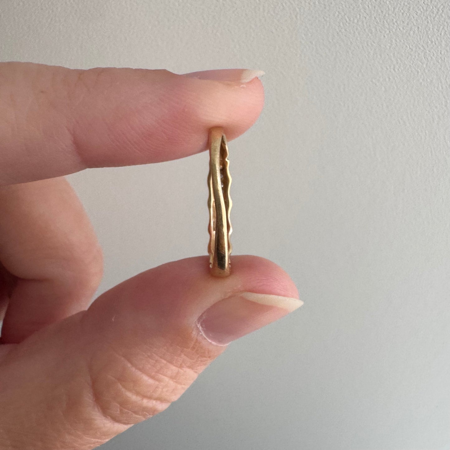 A N T I Q U E // it comes in waves / 14k yellow and white gold late art deco diamond band / size 4.5