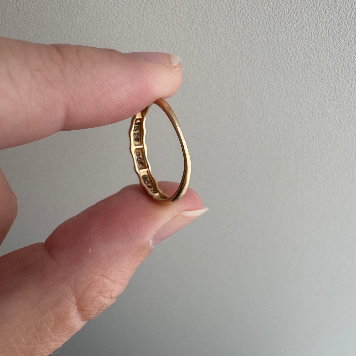 A N T I Q U E // it comes in waves / 14k yellow and white gold late art deco diamond band / size 4.5