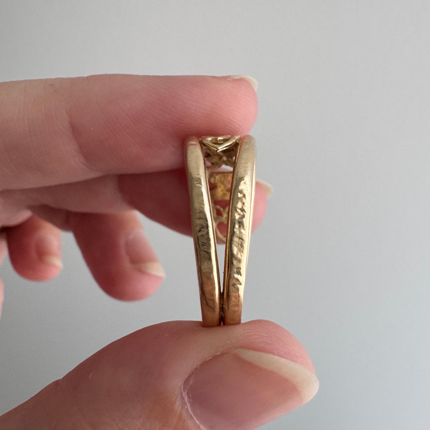 S E C O N D  S A L E // 10k bicolor MOM WOW tapered wide band / size 8