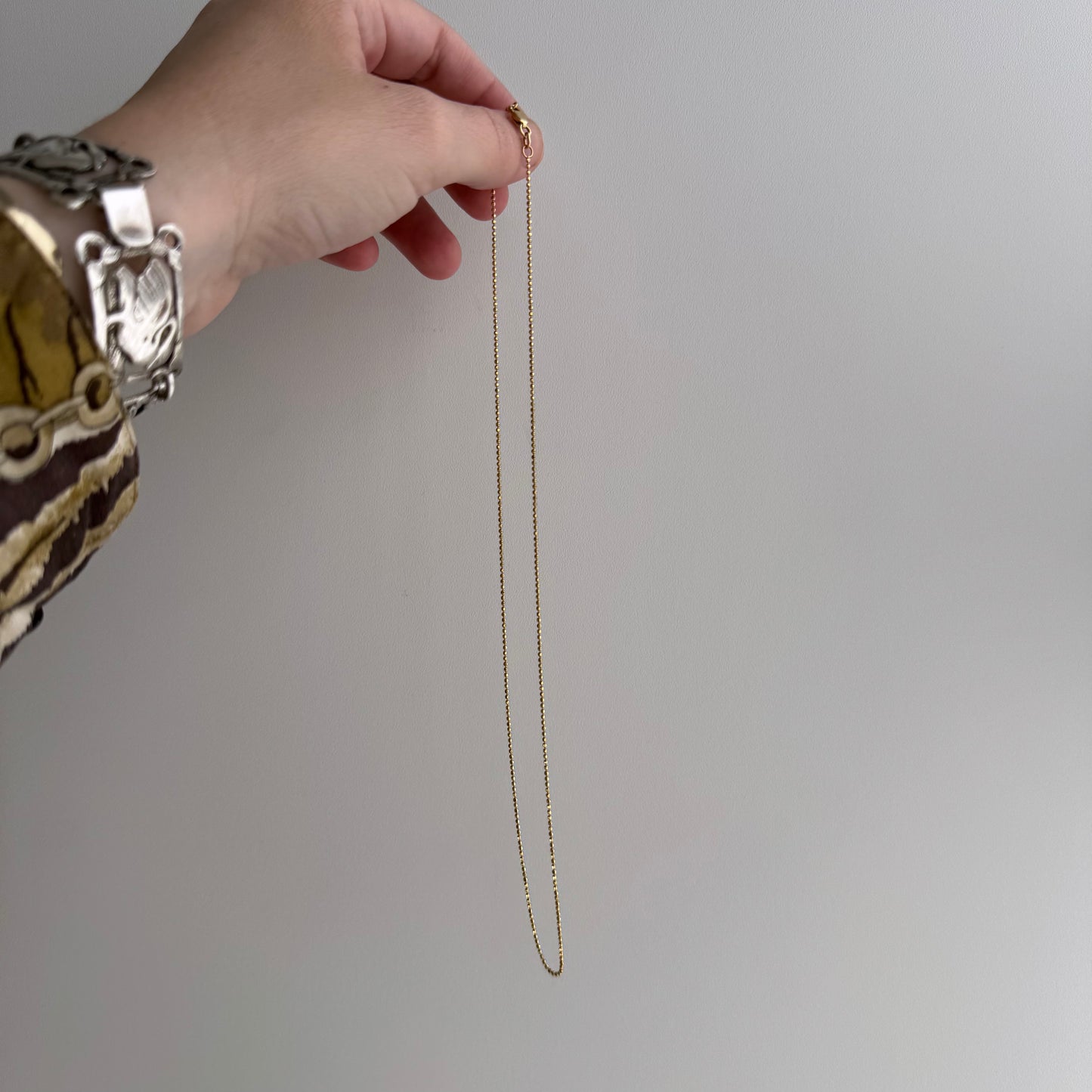 V I N T A G E // dainty beads / 14k yellow gold diamond cut ball bead necklace / 18", 2.6g