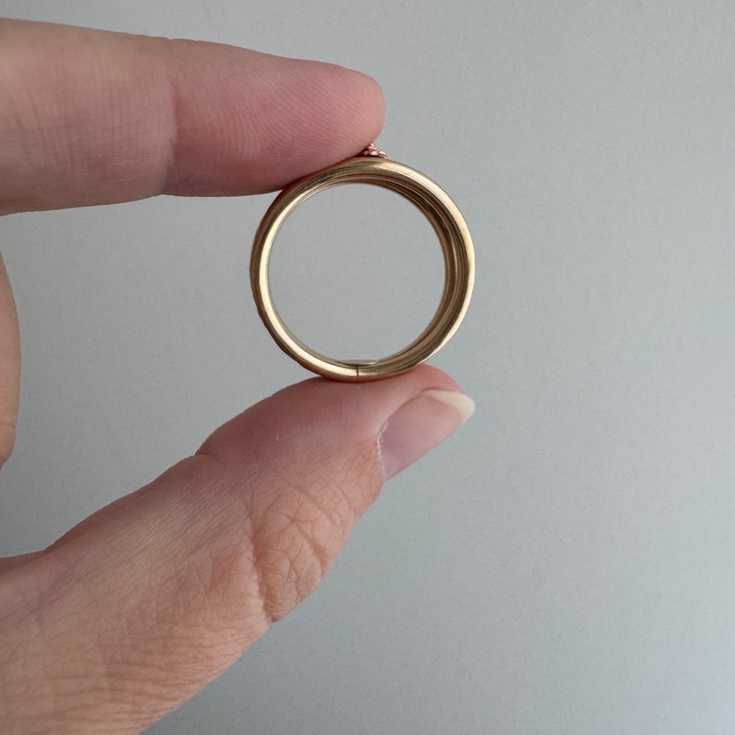 S E C O N D  S A L E // 10k bicolor MOM WOW tapered wide band / size 8