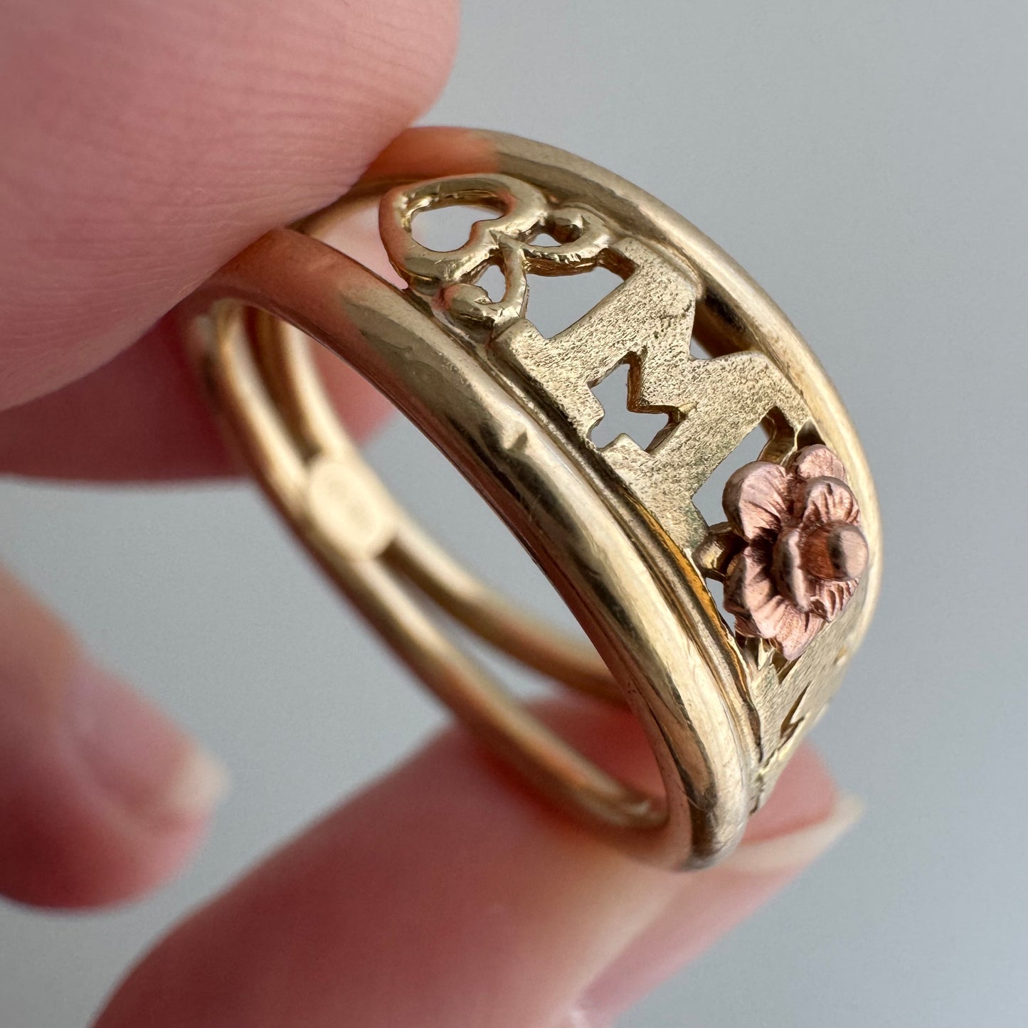 S E C O N D  S A L E // 10k bicolor MOM WOW tapered wide band / size 8