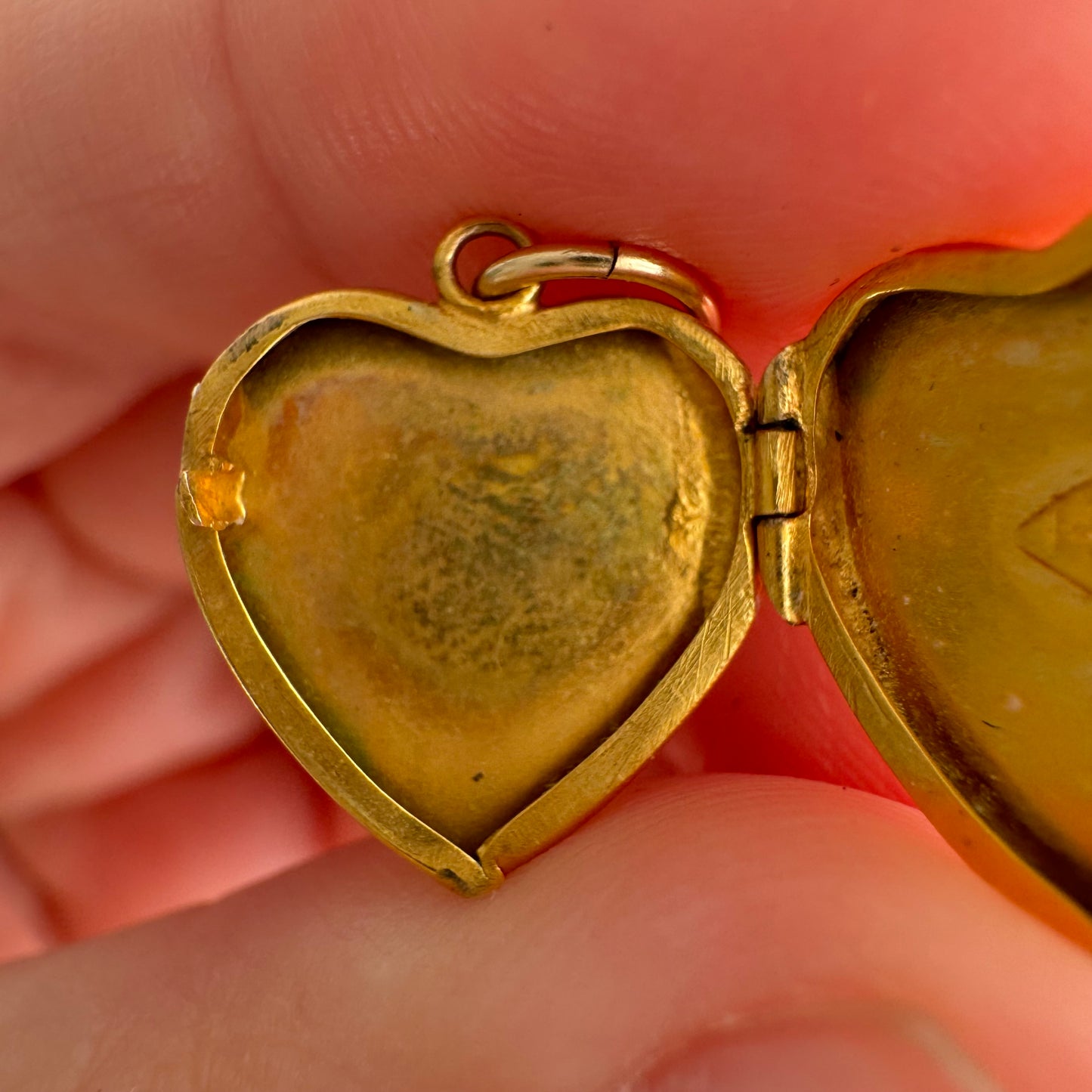 V I N T A G E // 1930s florals / 14k yellow and rose gold heart shaped floral locket / a pendant or charm