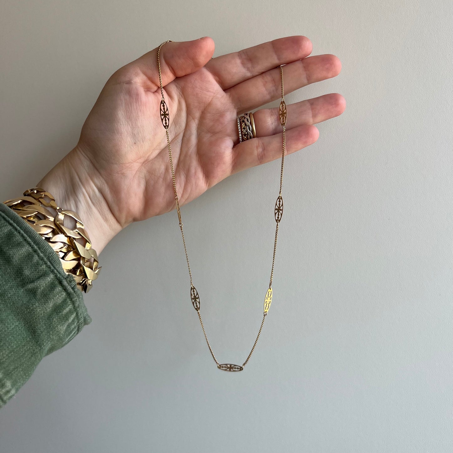 V I N T A G E // ode to deco / 10k yellow gold filigree and curb station chain necklace / 18.25"