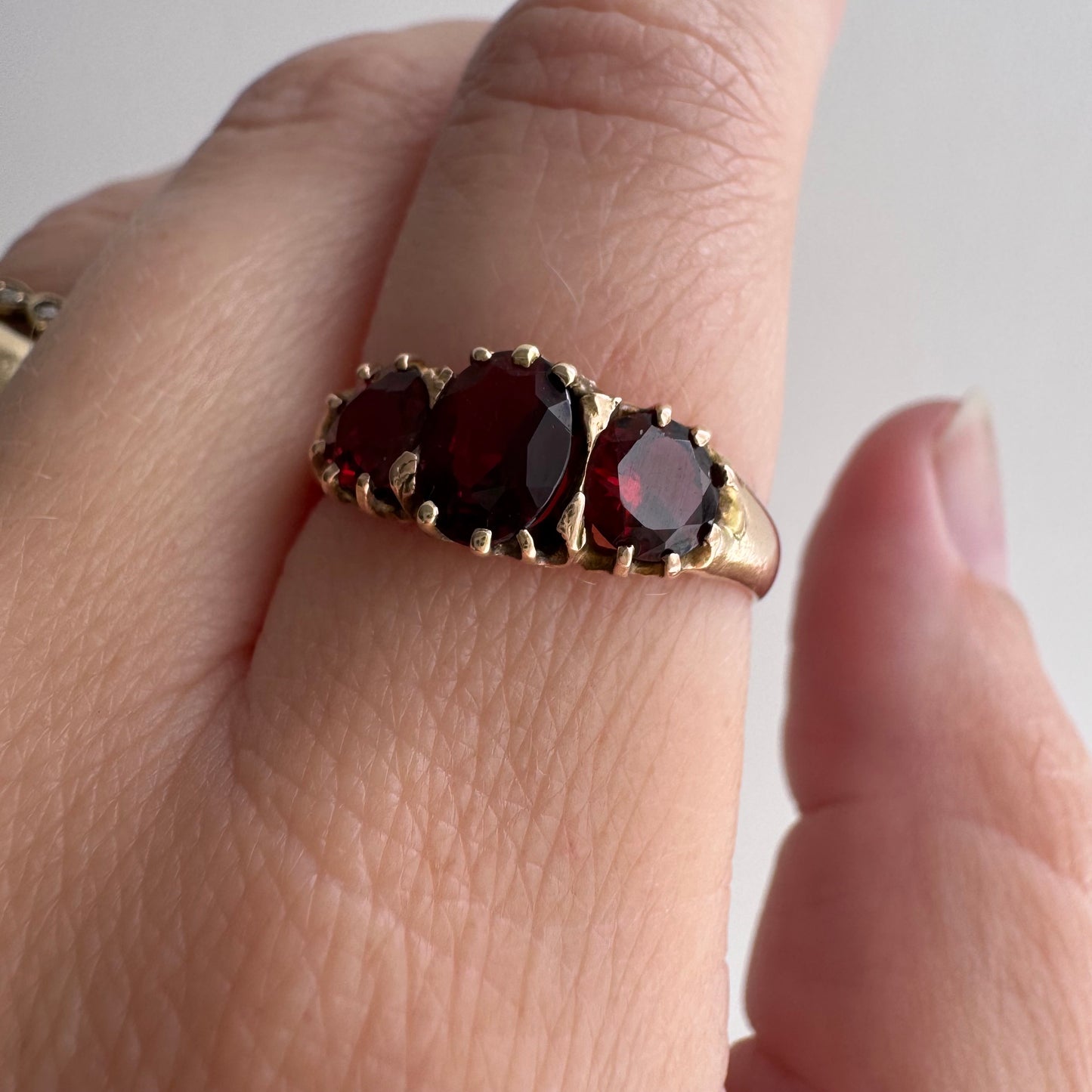 V I N T A G E // three stone boat / 9k and garnet glass five stone victorian style ring / size 7