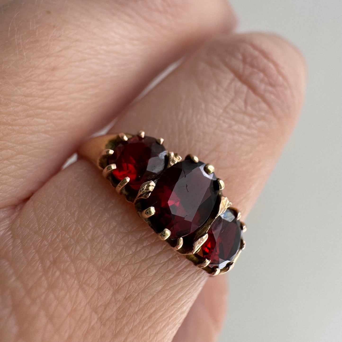 V I N T A G E // three stone boat / 9k and garnet glass five stone victorian style ring / size 7
