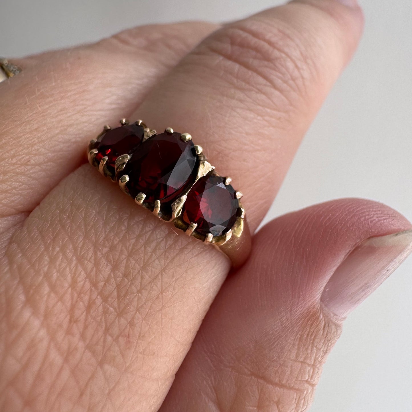 V I N T A G E // three stone boat / 9k and garnet glass five stone victorian style ring / size 7